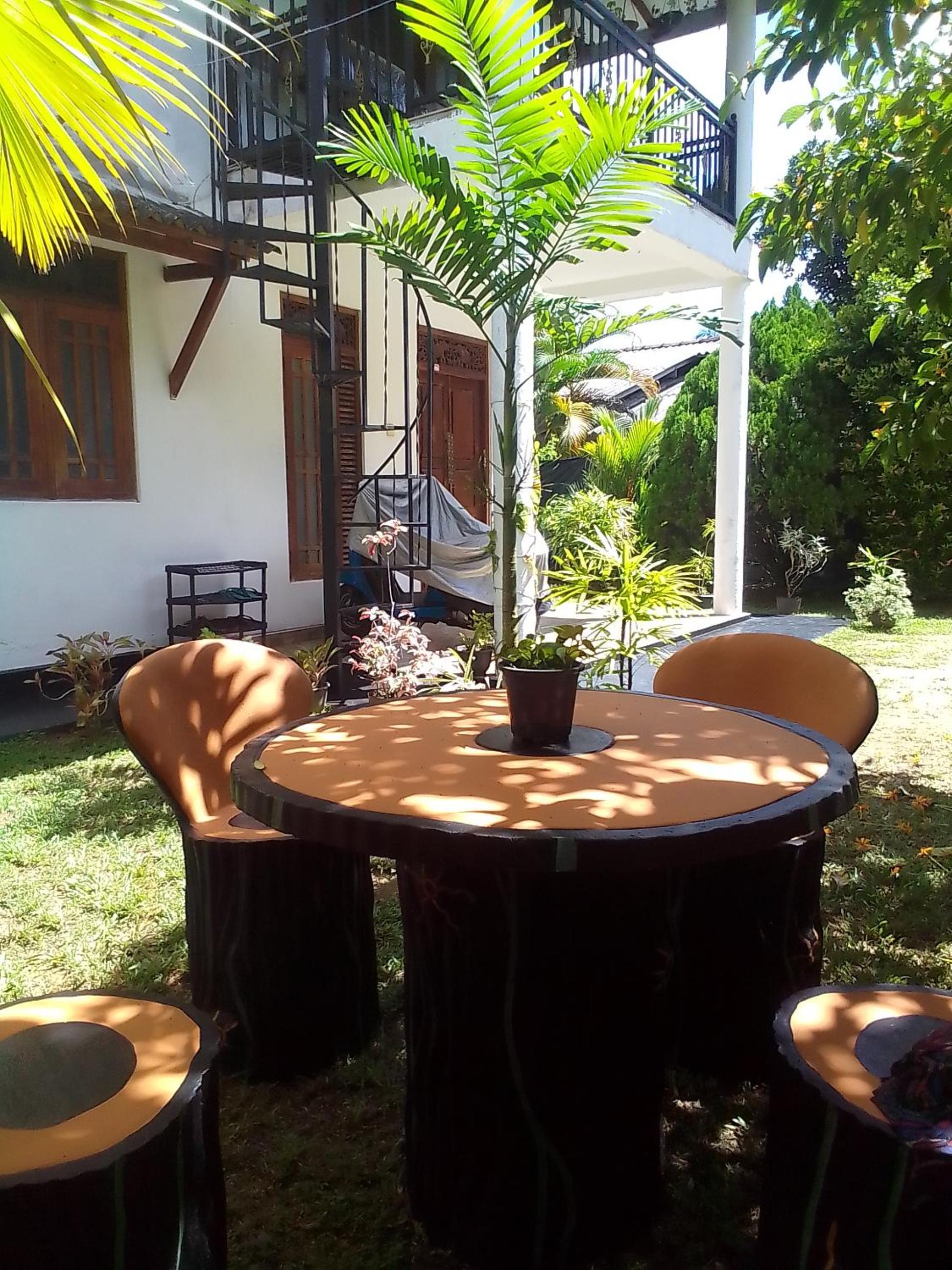 Villa Tharu Hikkaduwa