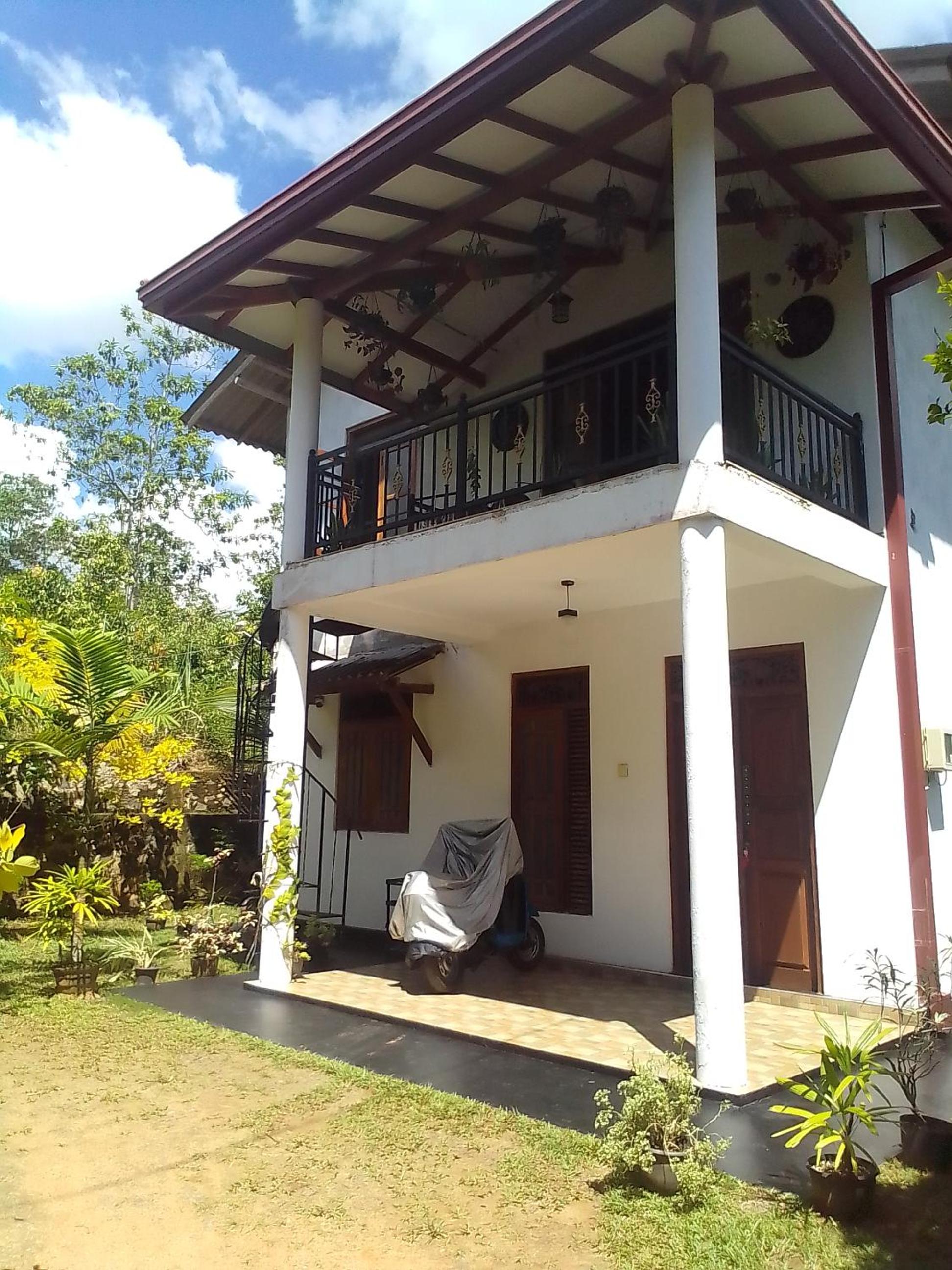 Villa Tharu Hikkaduwa