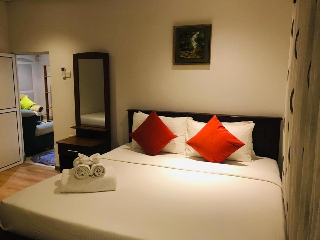 Diva Villa Airport Transit Hotel