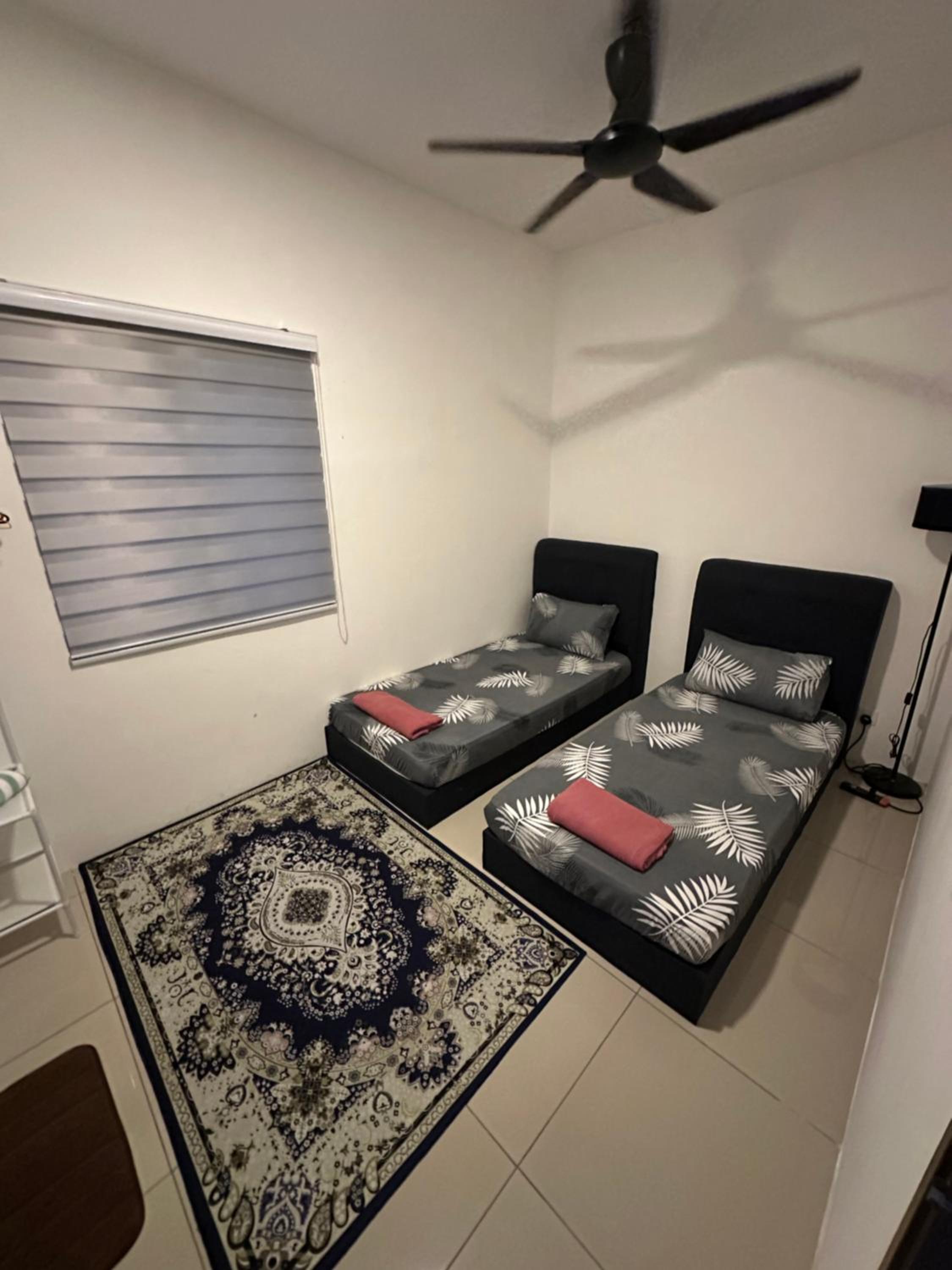 Embun Homestay Puchong SemiD 1-10Pax 6-7CarPark photo 4