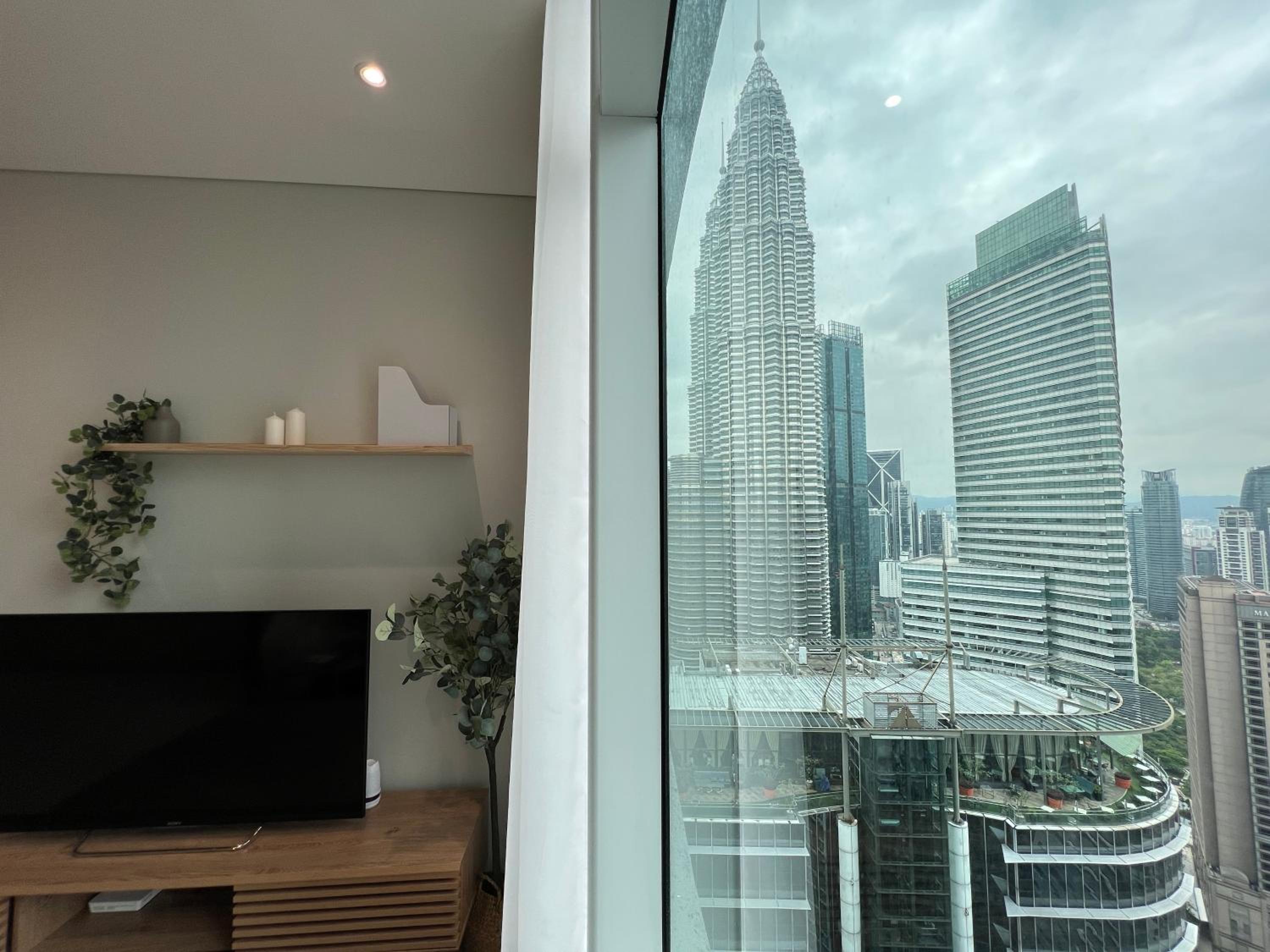 Sky Suites Charming 3BR Suite KLCC View