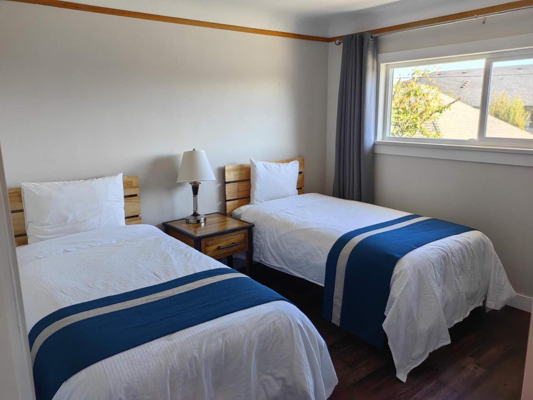 Harbour Light Motel