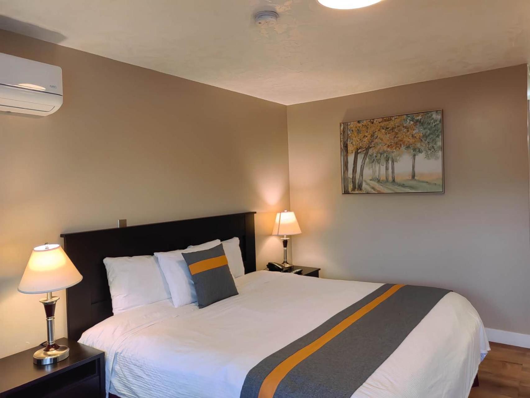 Harbour Light Motel