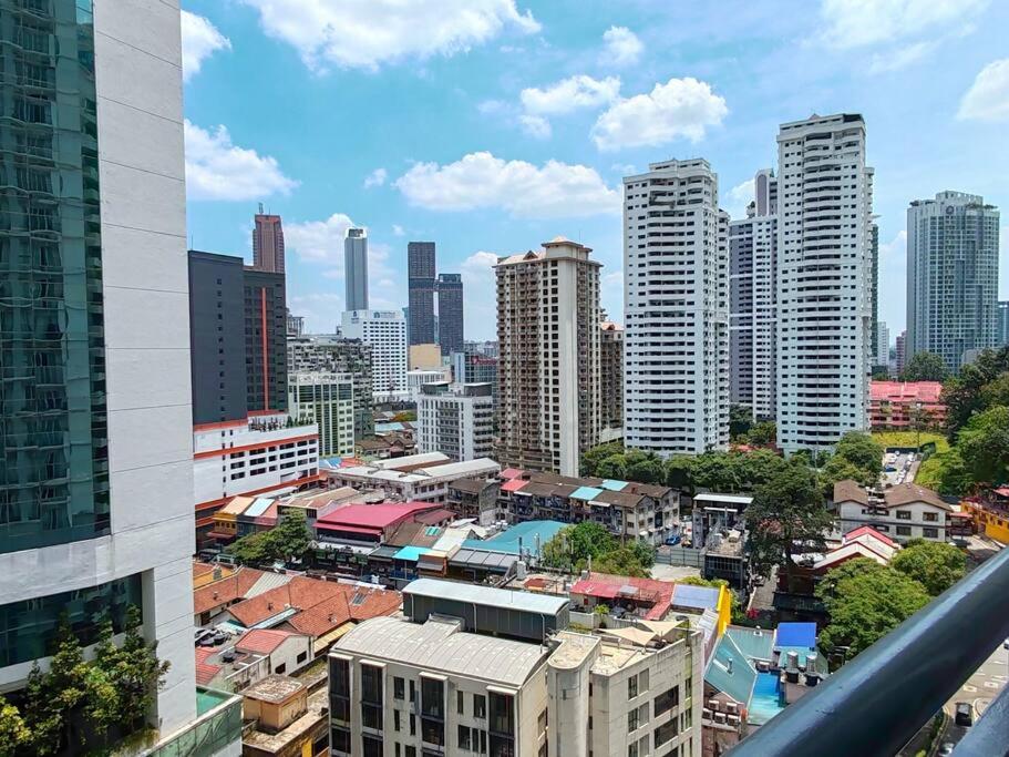 10 Seri Bukit Ceylon 5 minutes Alor Street Bukit Bintang KLCC Pavilion 2R2B 8 Pax