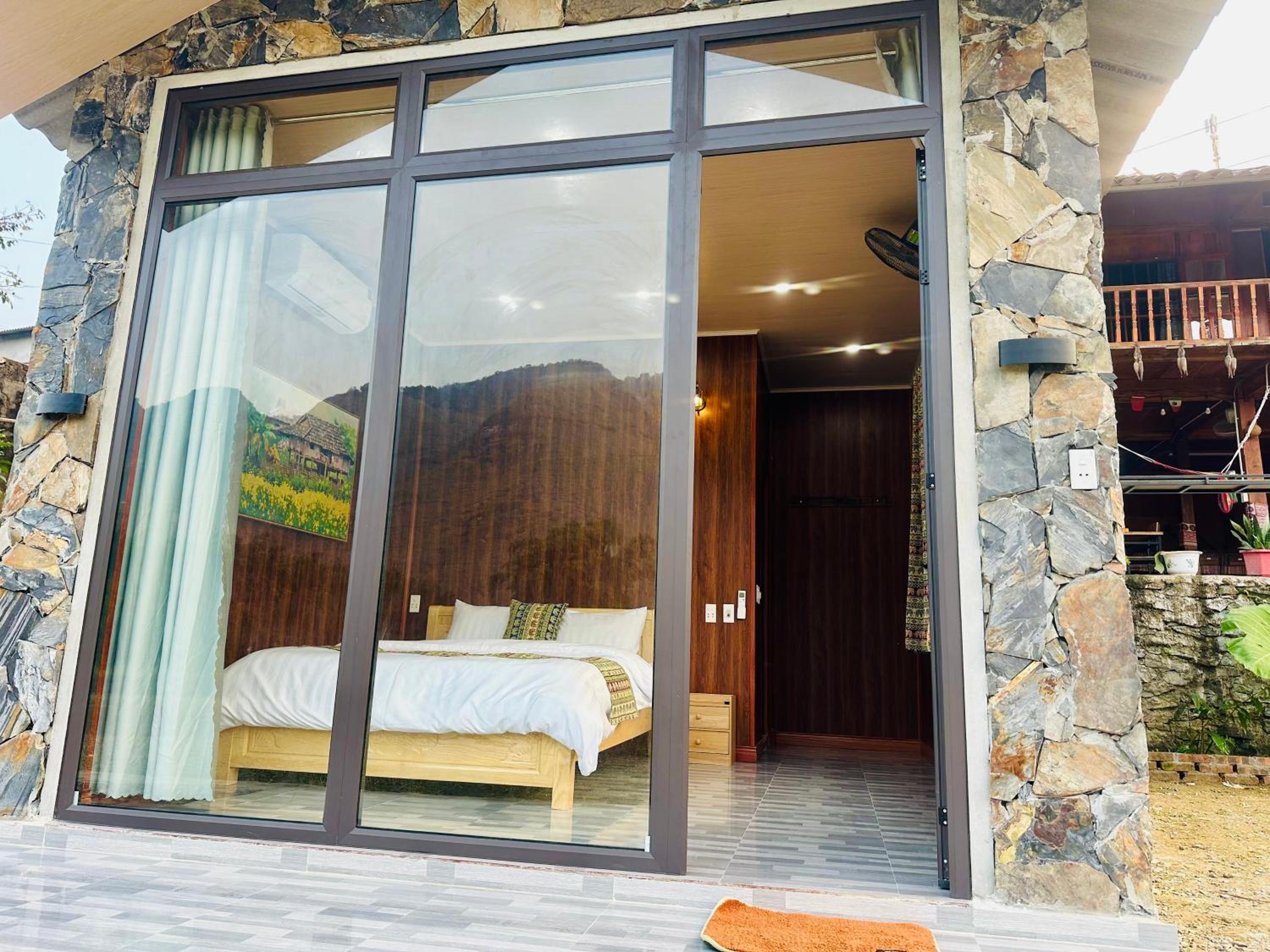 Du Gia Field View Homestay