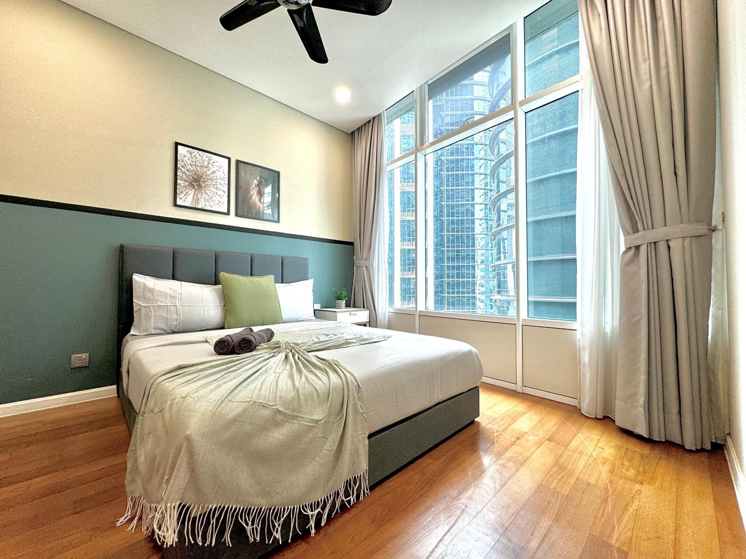 Sky Suites Deluxe 3BR Suite at KLCC