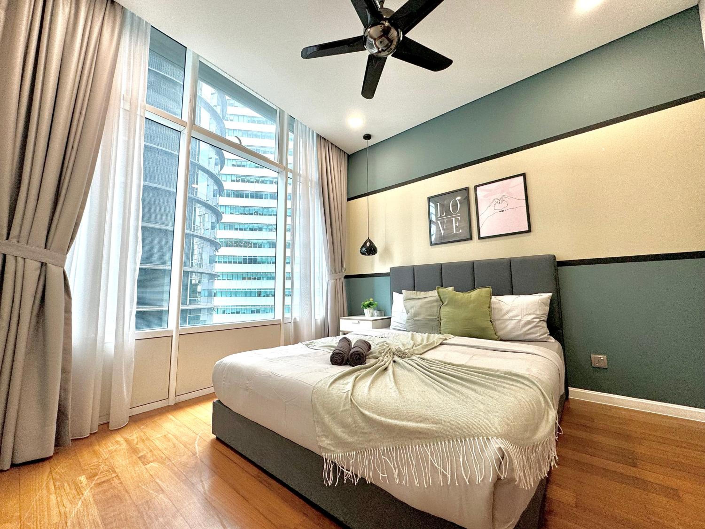 Sky Suites Deluxe 3BR Suite at KLCC