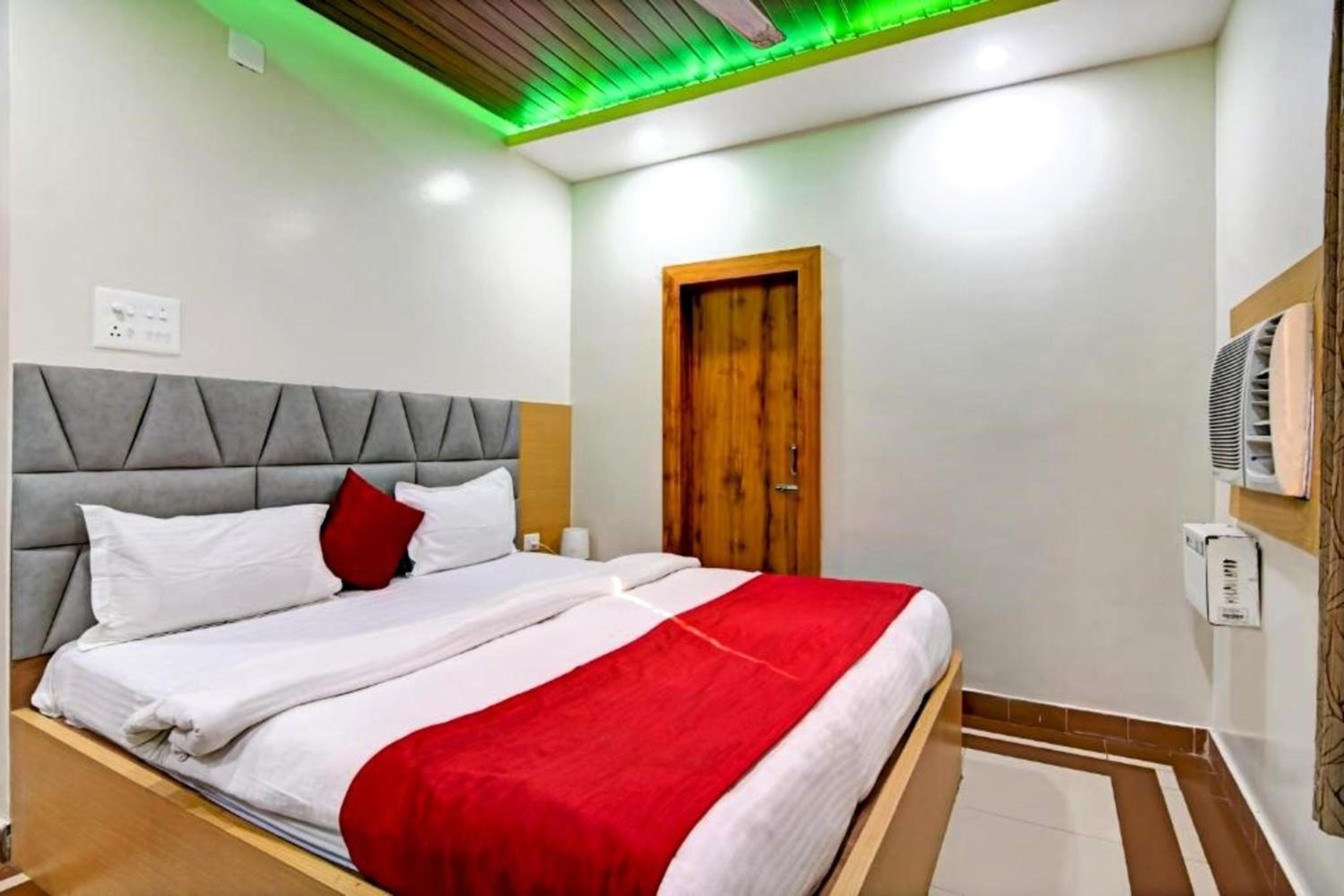 Hotel A-shray Swargadwar Puri Near -Golden-Sea-Beach-and Temple-with-Lift-Wifi-Restaurant-Parking facilities-Newly Decorated Room-with-Prime-Location