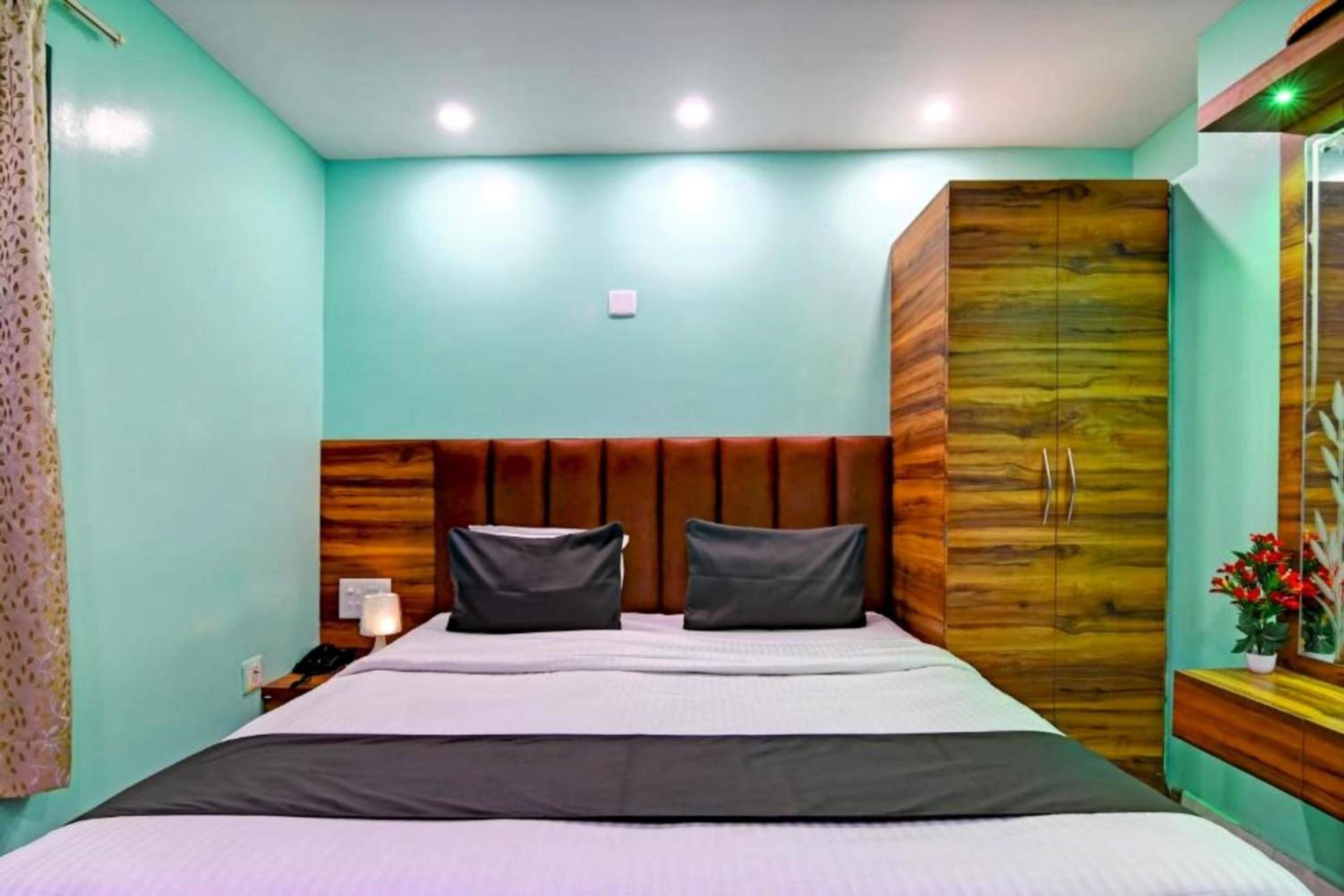 Hotel A-shray Swargadwar Puri Near -Golden-Sea-Beach-and Temple-with-Lift-Wifi-Restaurant-Parking facilities-Newly Decorated Room-with-Prime-Location