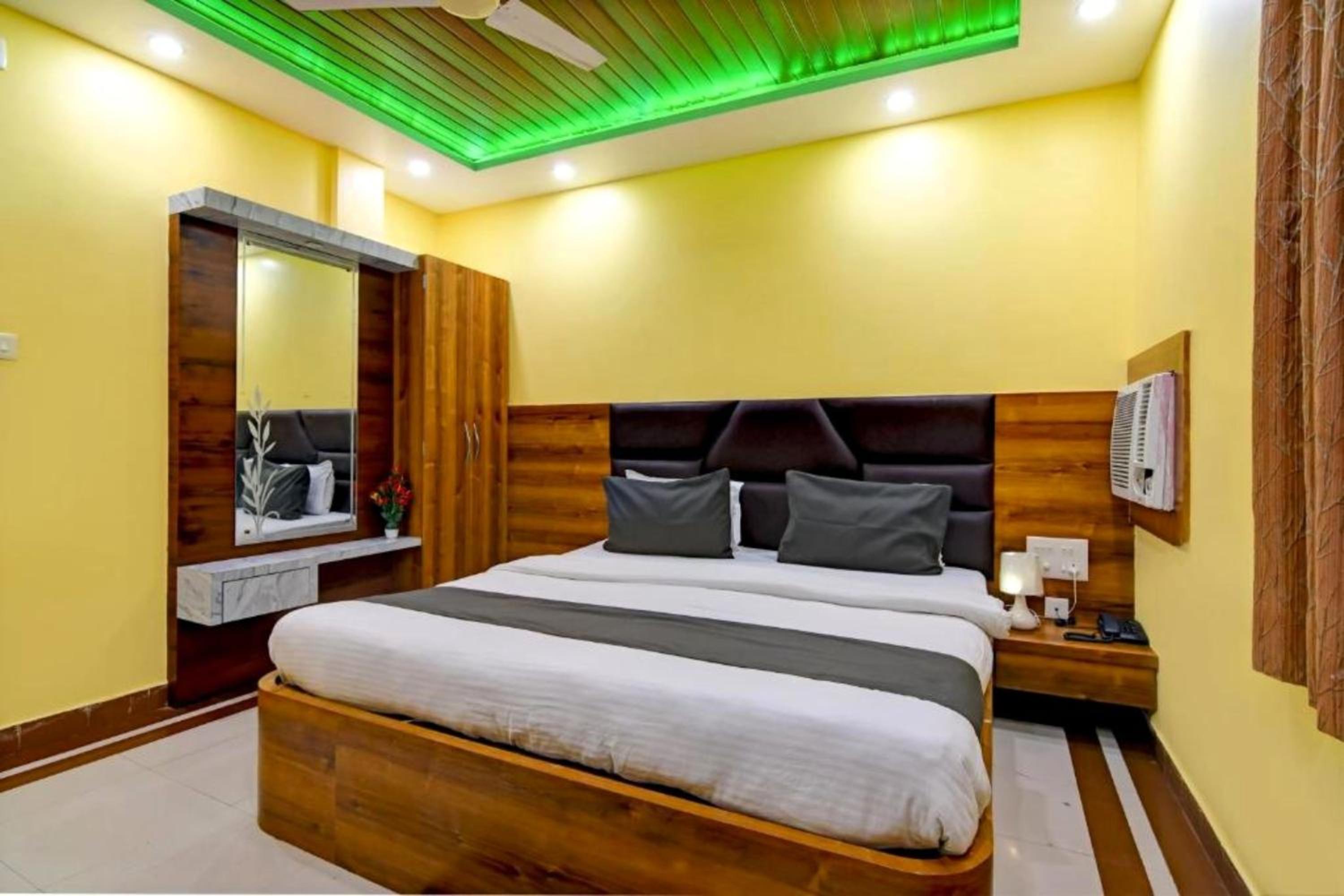 Hotel A-shray Swargadwar Puri Near -Golden-Sea-Beach-and Temple-with-Lift-Wifi-Restaurant-Parking facilities-Newly Decorated Room-with-Prime-Location