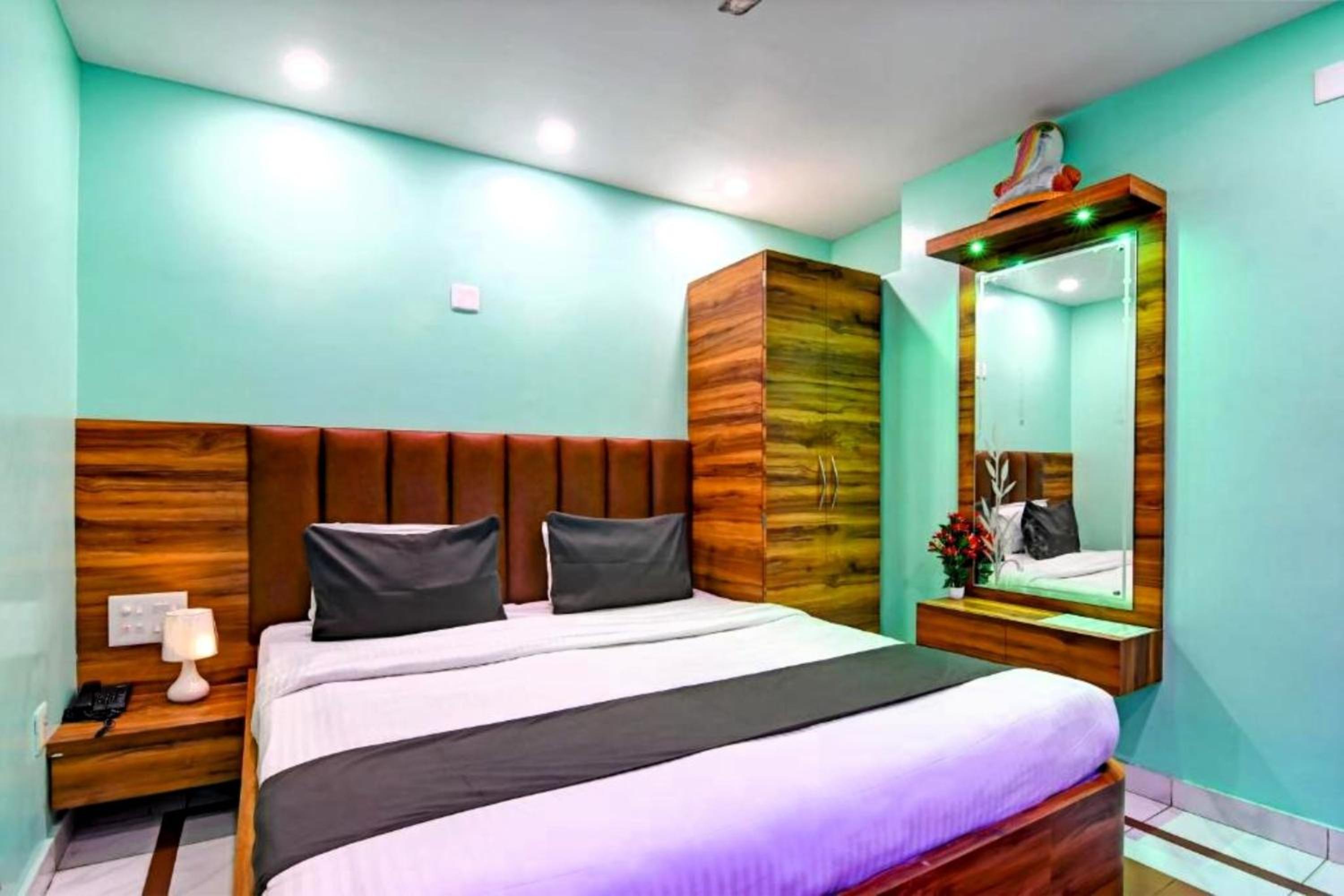 Hotel A-shray Swargadwar Puri Near -Golden-Sea-Beach-and Temple-with-Lift-Wifi-Restaurant-Parking facilities-Newly Decorated Room-with-Prime-Location