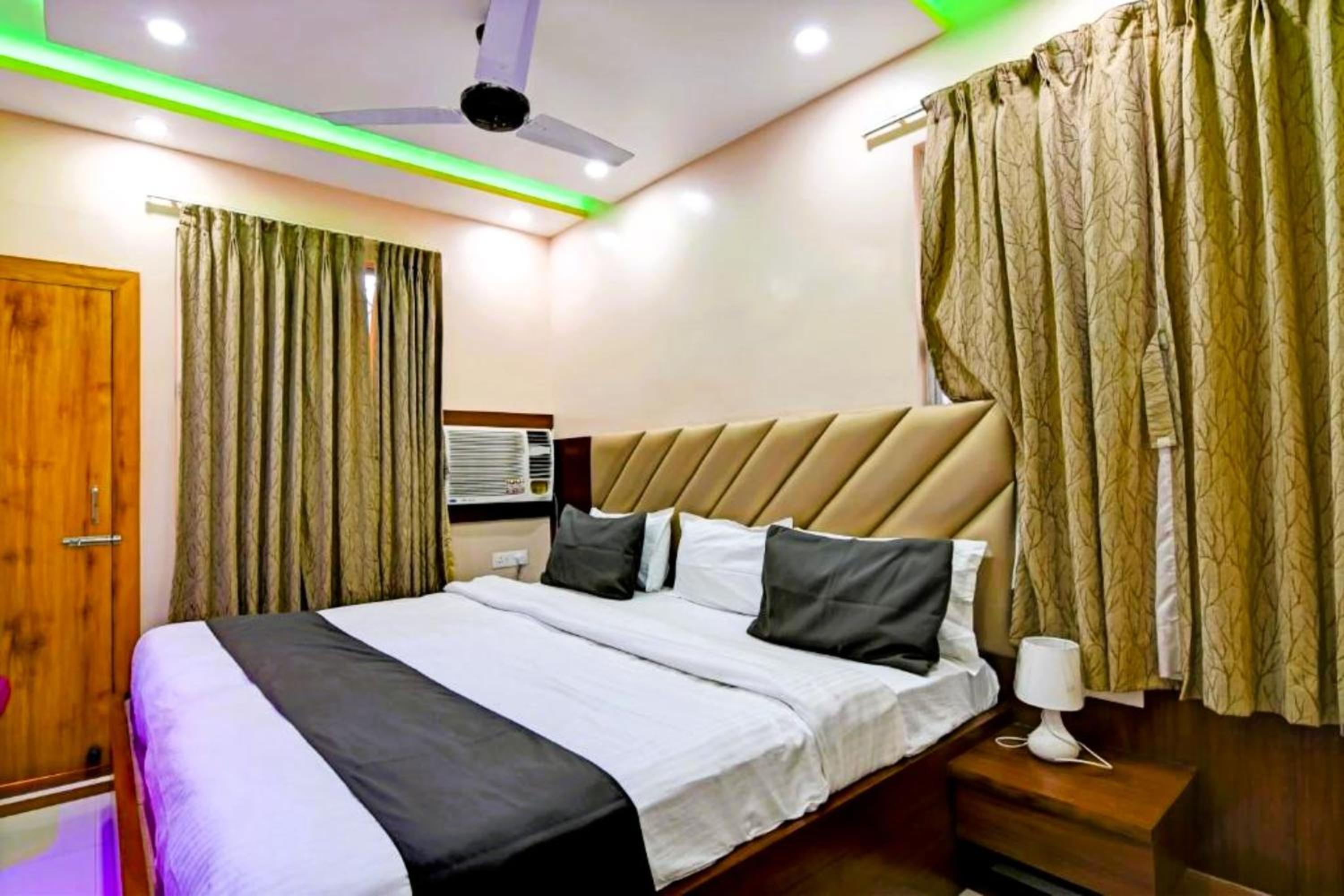 Hotel A-shray Swargadwar Puri Near -Golden-Sea-Beach-and Temple-with-Lift-Wifi-Restaurant-Parking facilities-Newly Decorated Room-with-Prime-Location