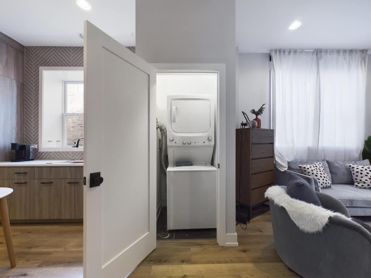 Chic 2BR top-floor gem photo 2