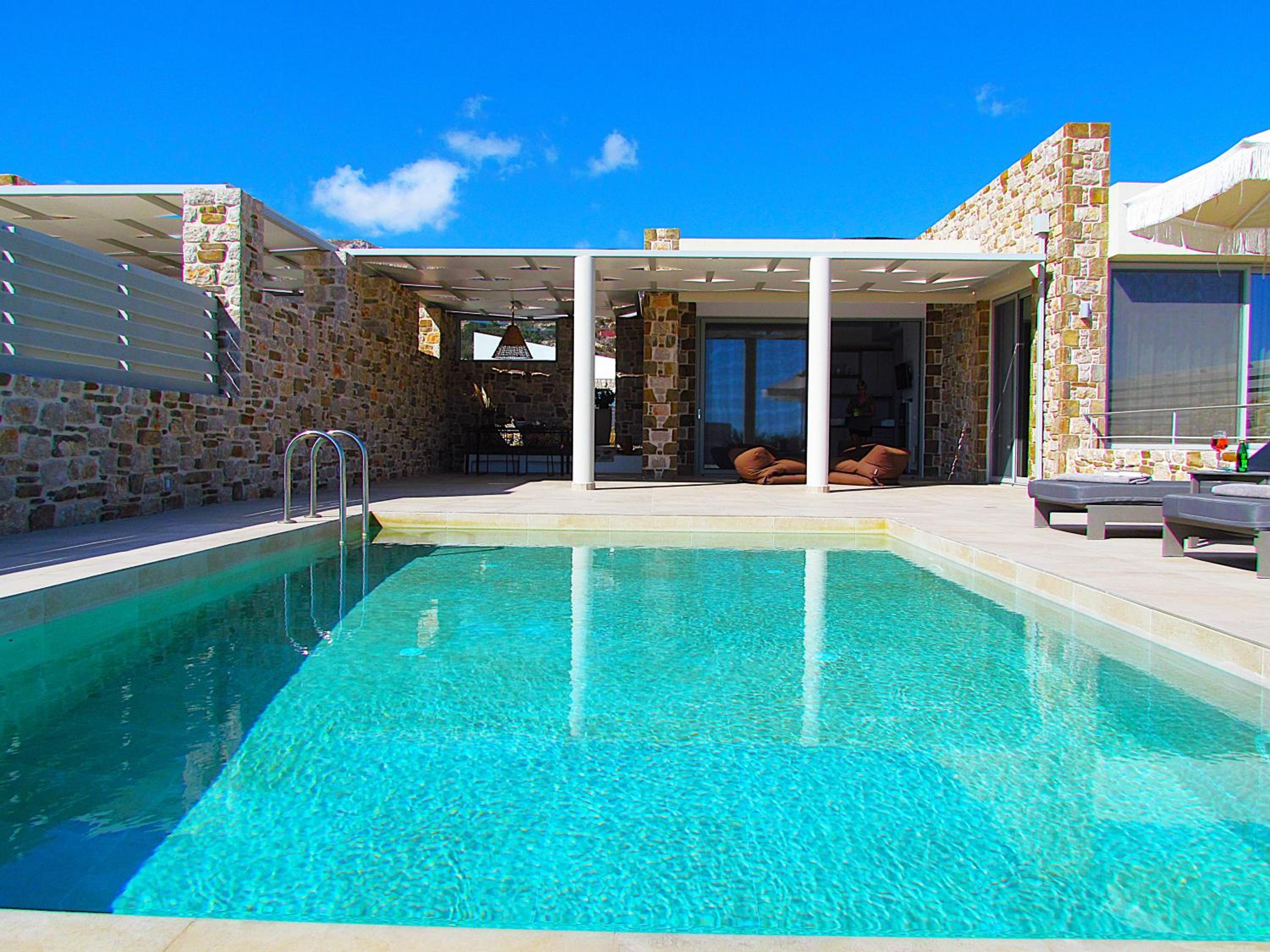 Orelia Luxury Villas