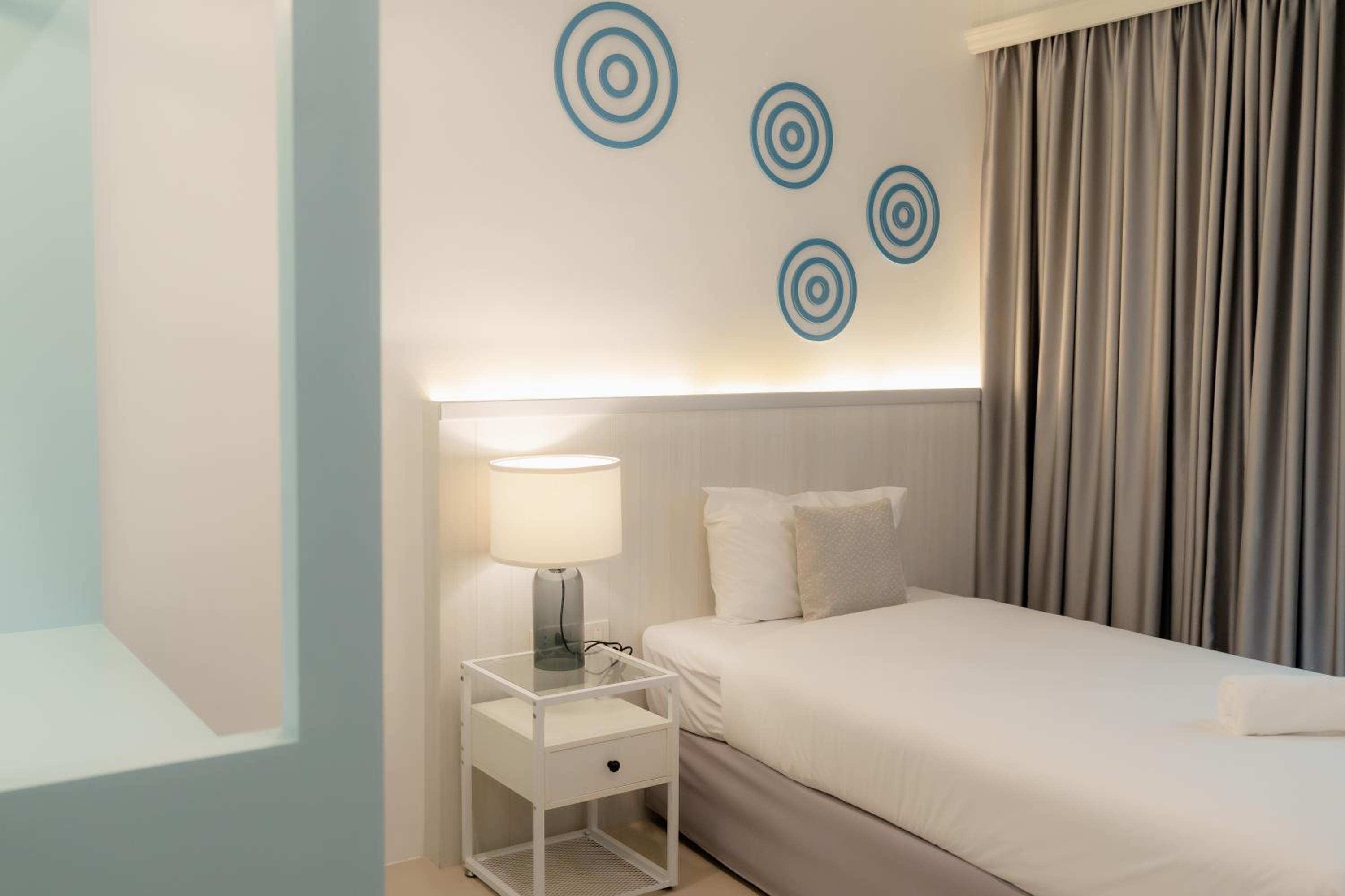 Apo Hotel