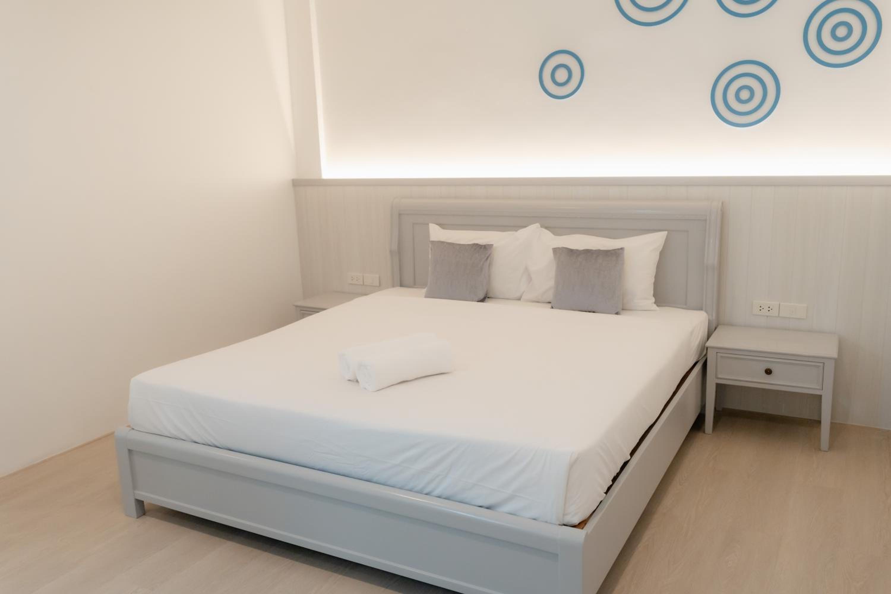 Apo Hotel