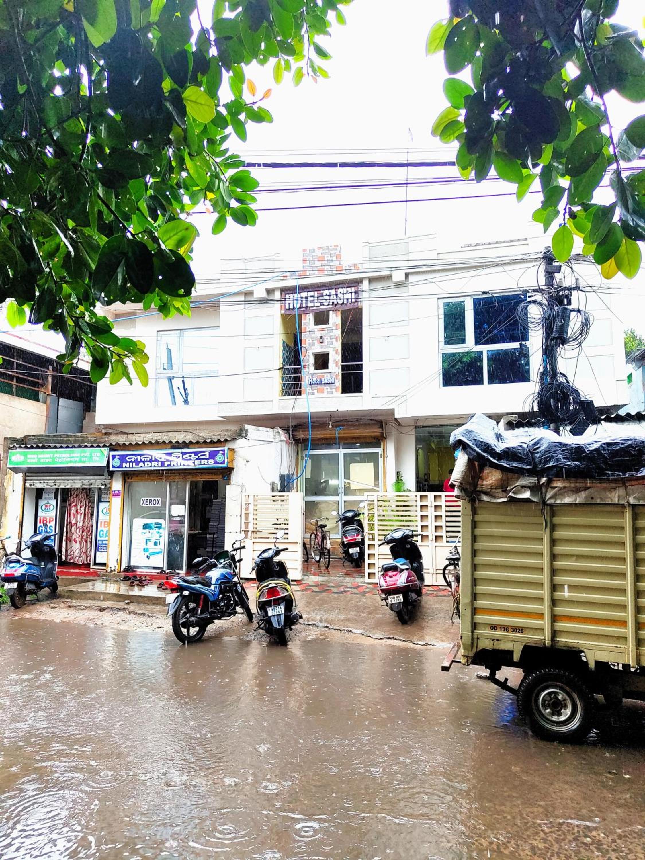 Hotel Sashi Puri - walking distance from Golden Beach, near Temple, Fully-Air-Conditioned-Hotel with-wifi-Facility, Best Stay in Puri view 4