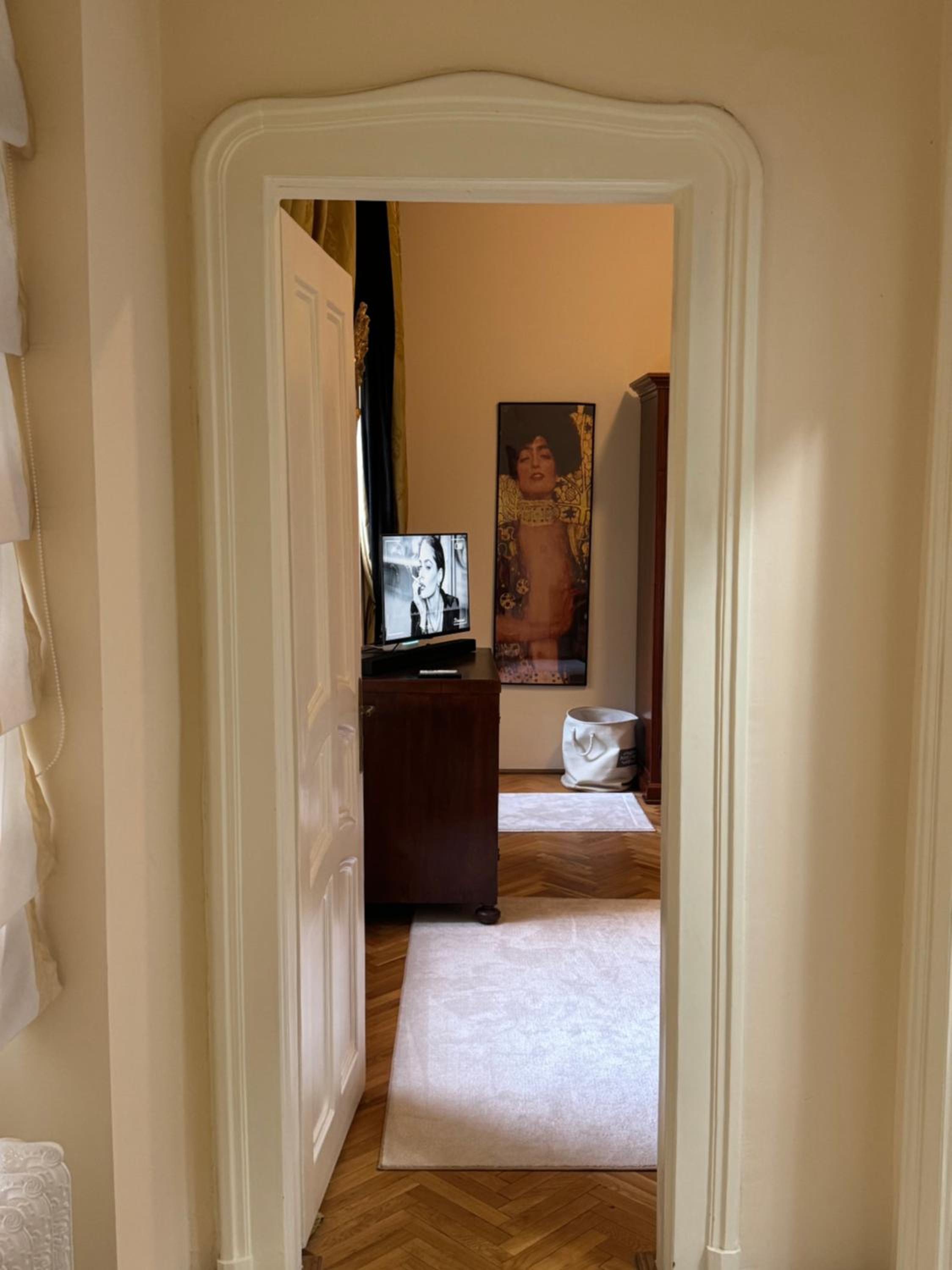charming & lovely apartment downtown view 5