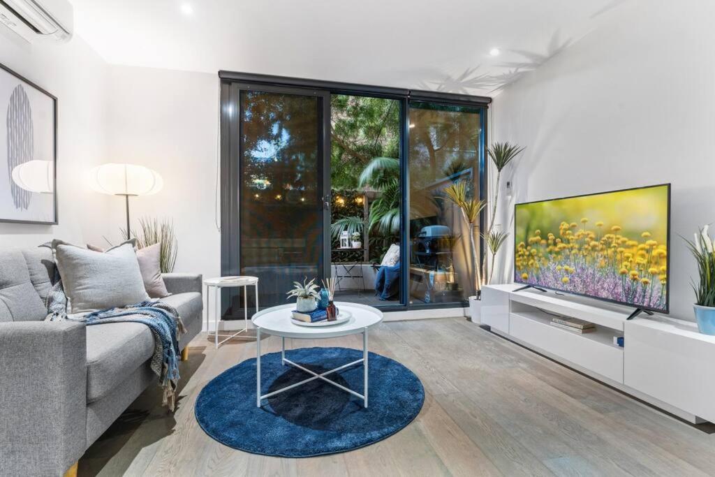 Elwood Beachside Escape
