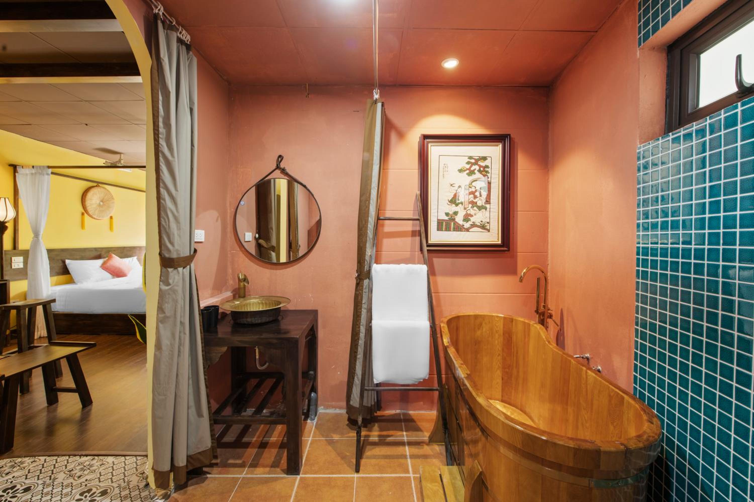 Old Quarter Lux Boutique Train View Studio Retreat