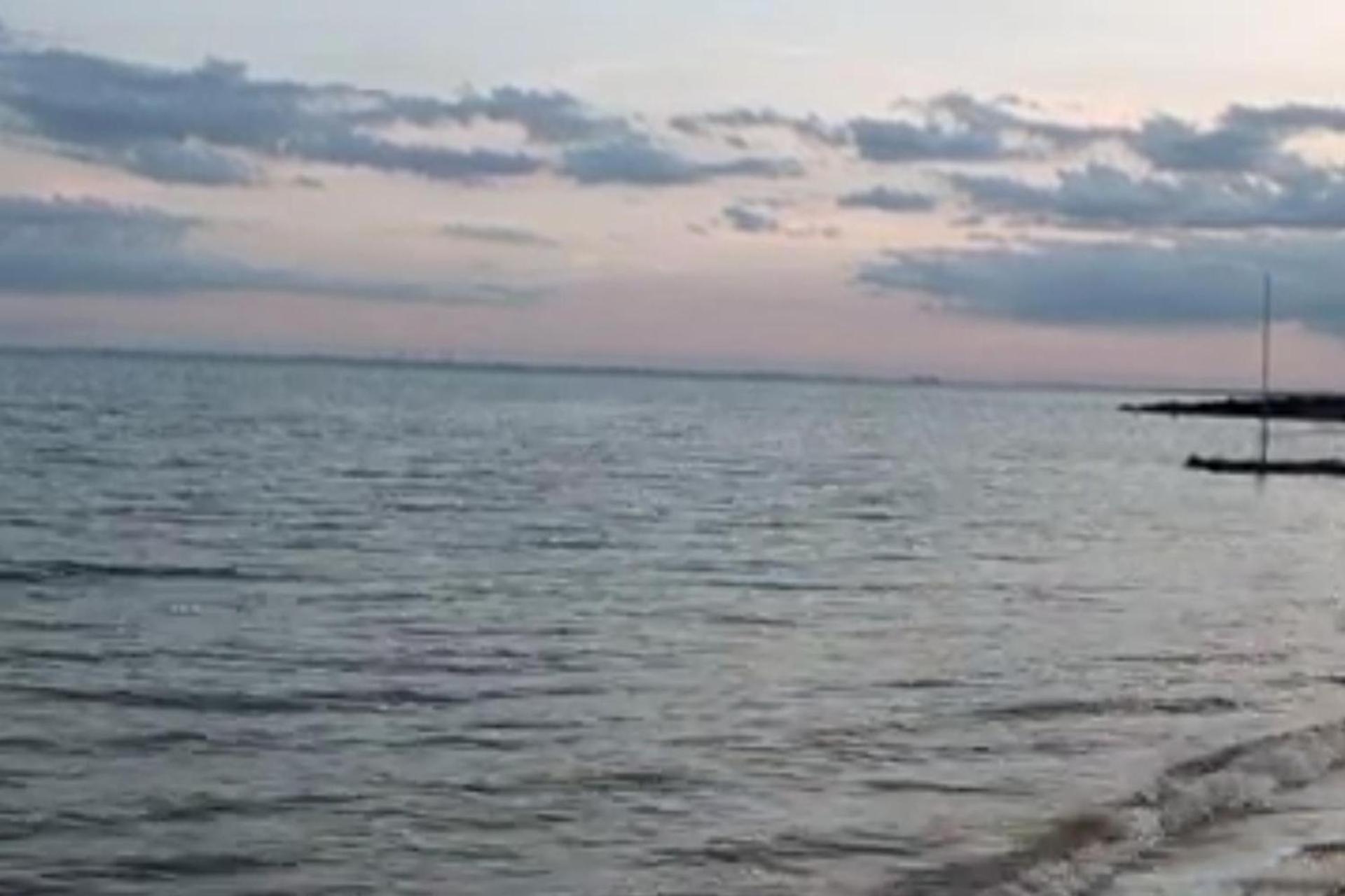 Holiday Home 'Toby's and Agnieszka's Escape' St Osyth Essex 8 Berth view 3