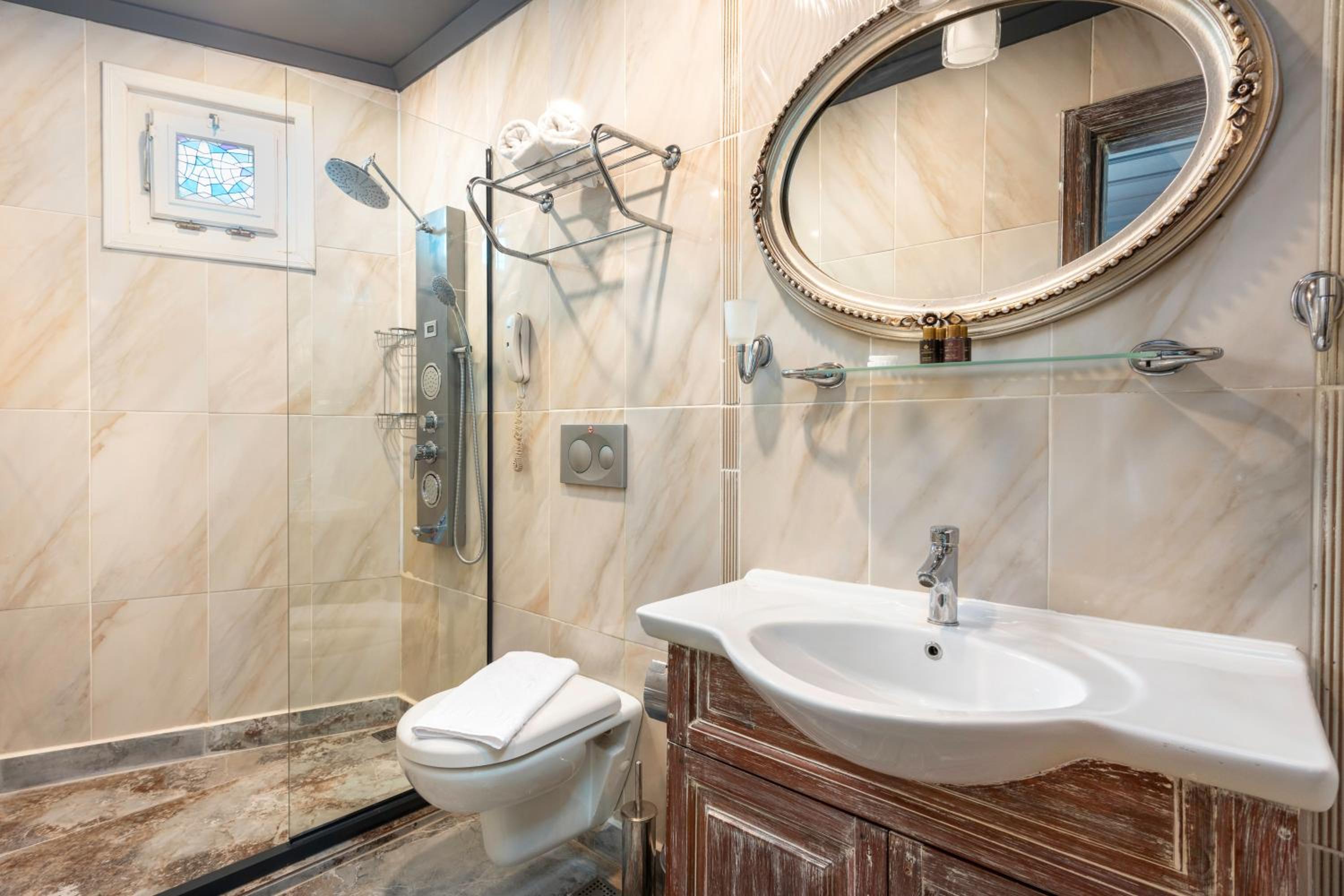 Wonder Wood Otel - Image 44