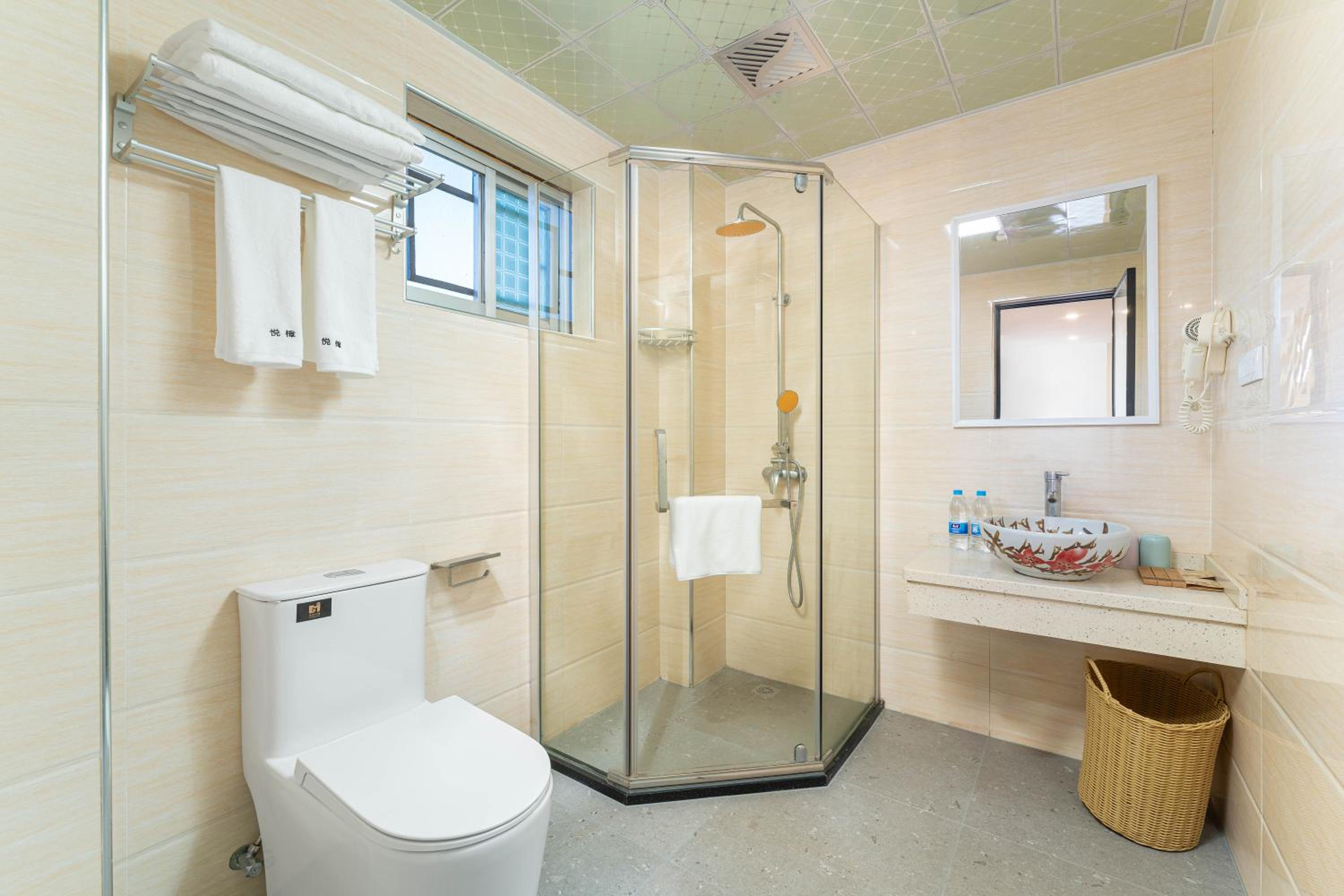 Guilin Camphor Country House Free pick-up service at train station for two nights