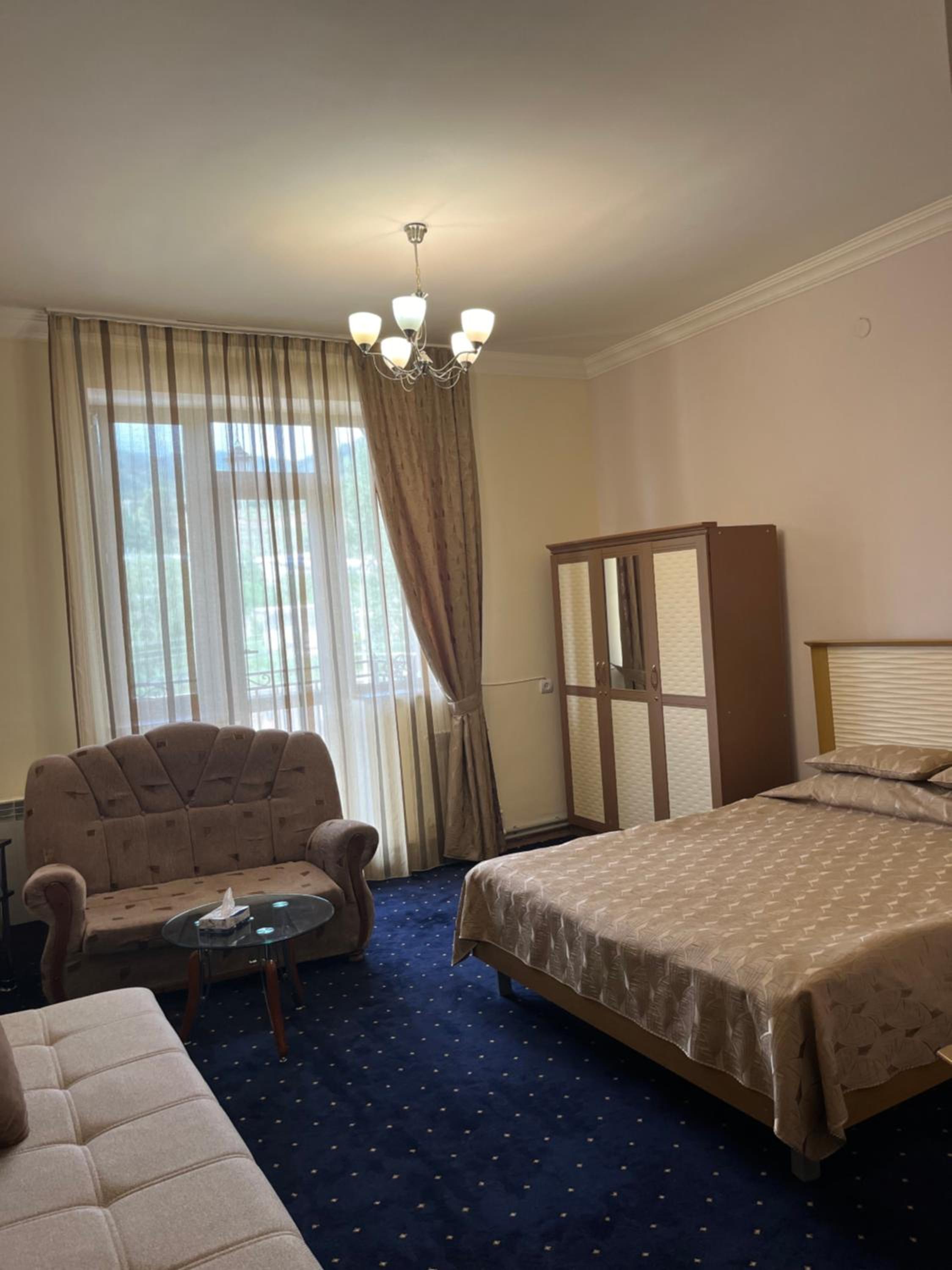 GreenWood Hotel