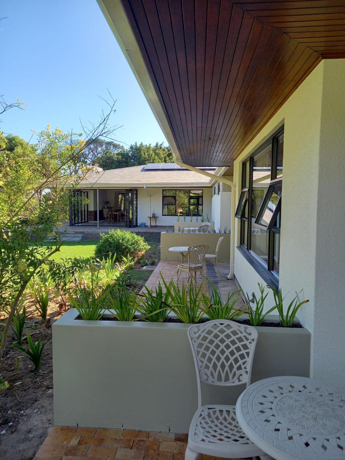 Somer House Guest Suites view 5
