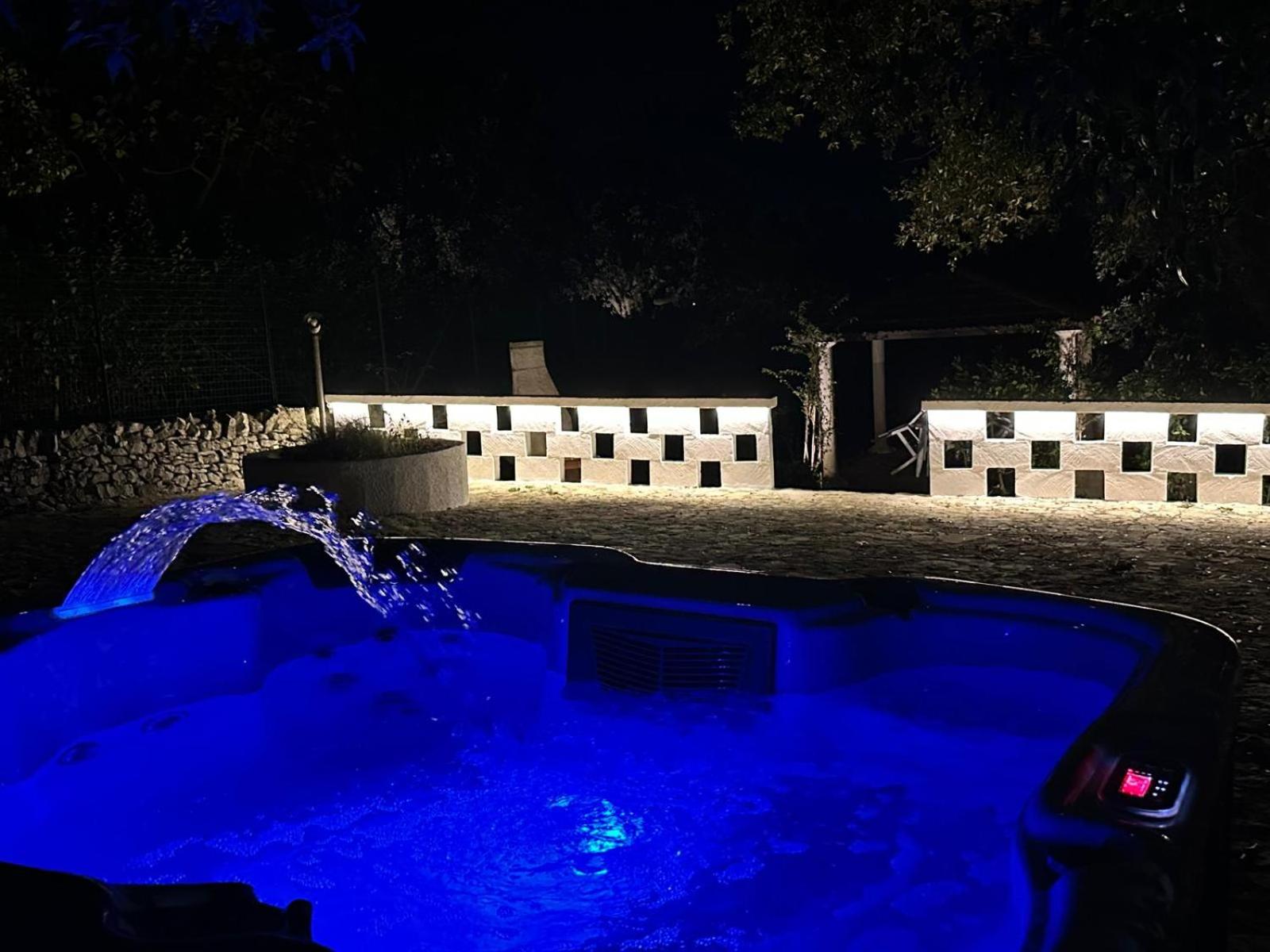 Trulli Hesttia con Vasca Idromassaggio