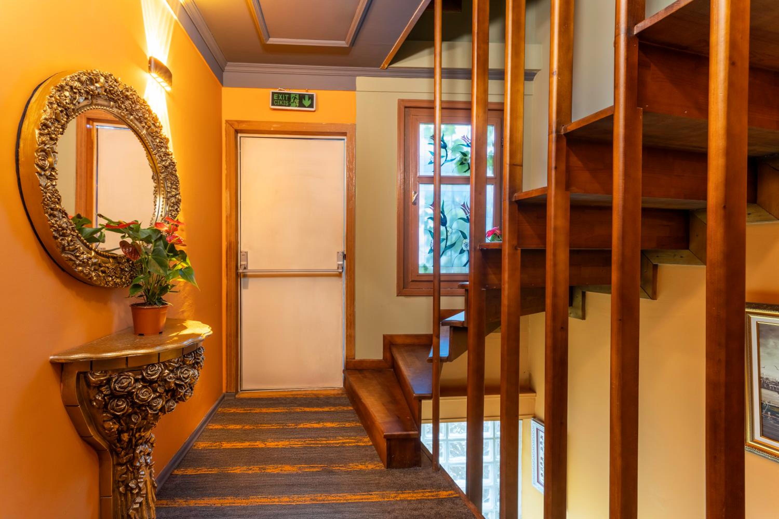 Wonder Wood Otel - Image 27