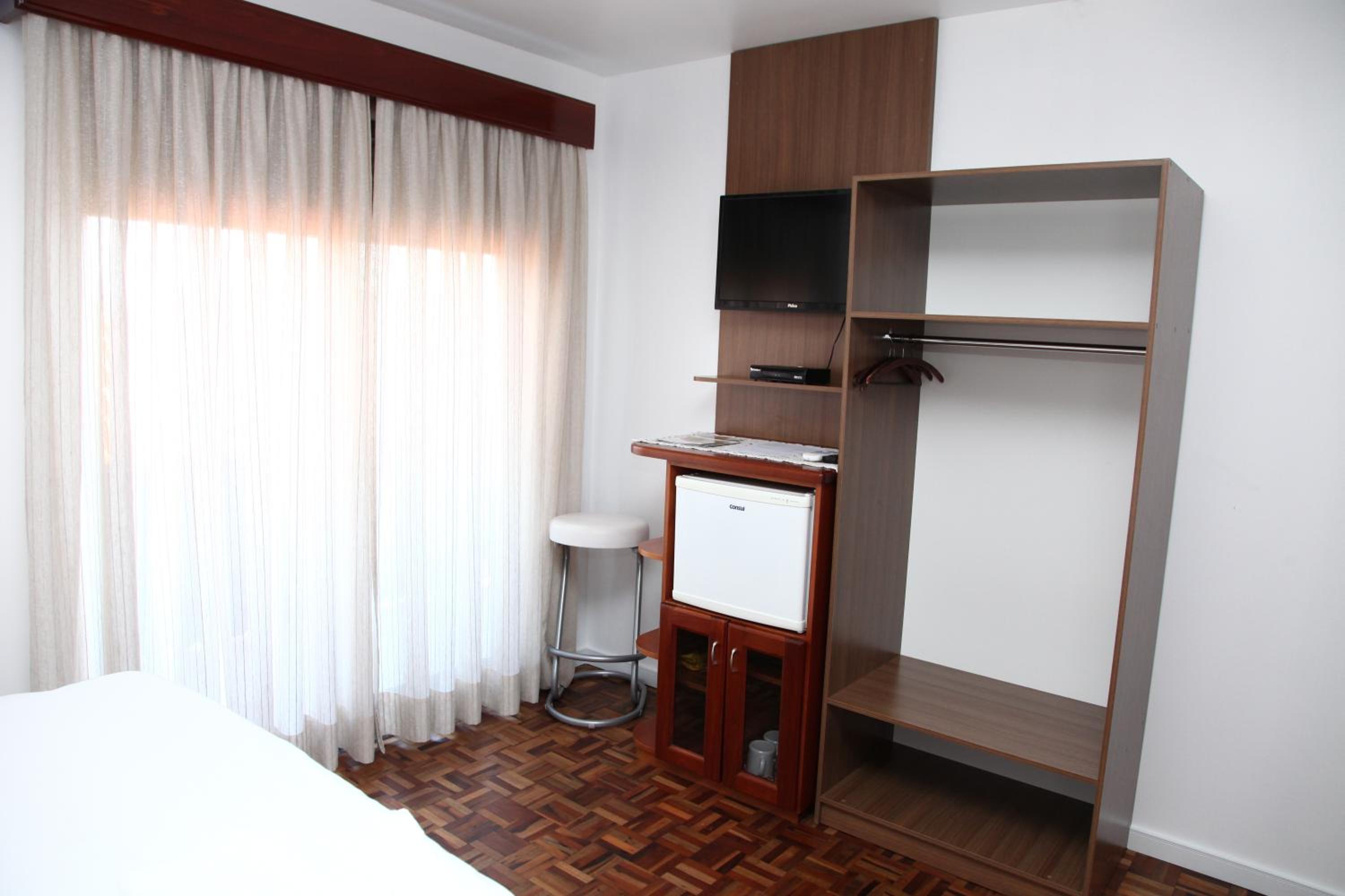 Hospedaria Gãstehaus Enzian