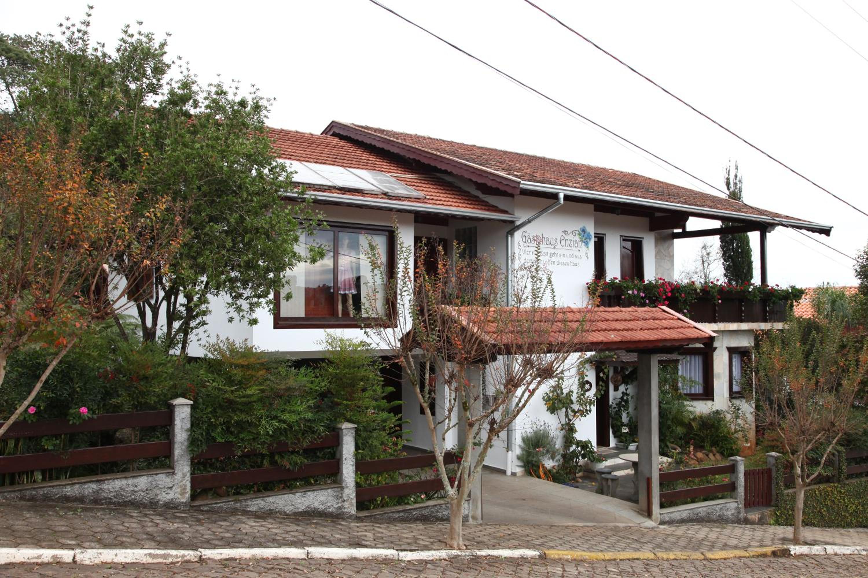 Hospedaria Gãstehaus Enzian