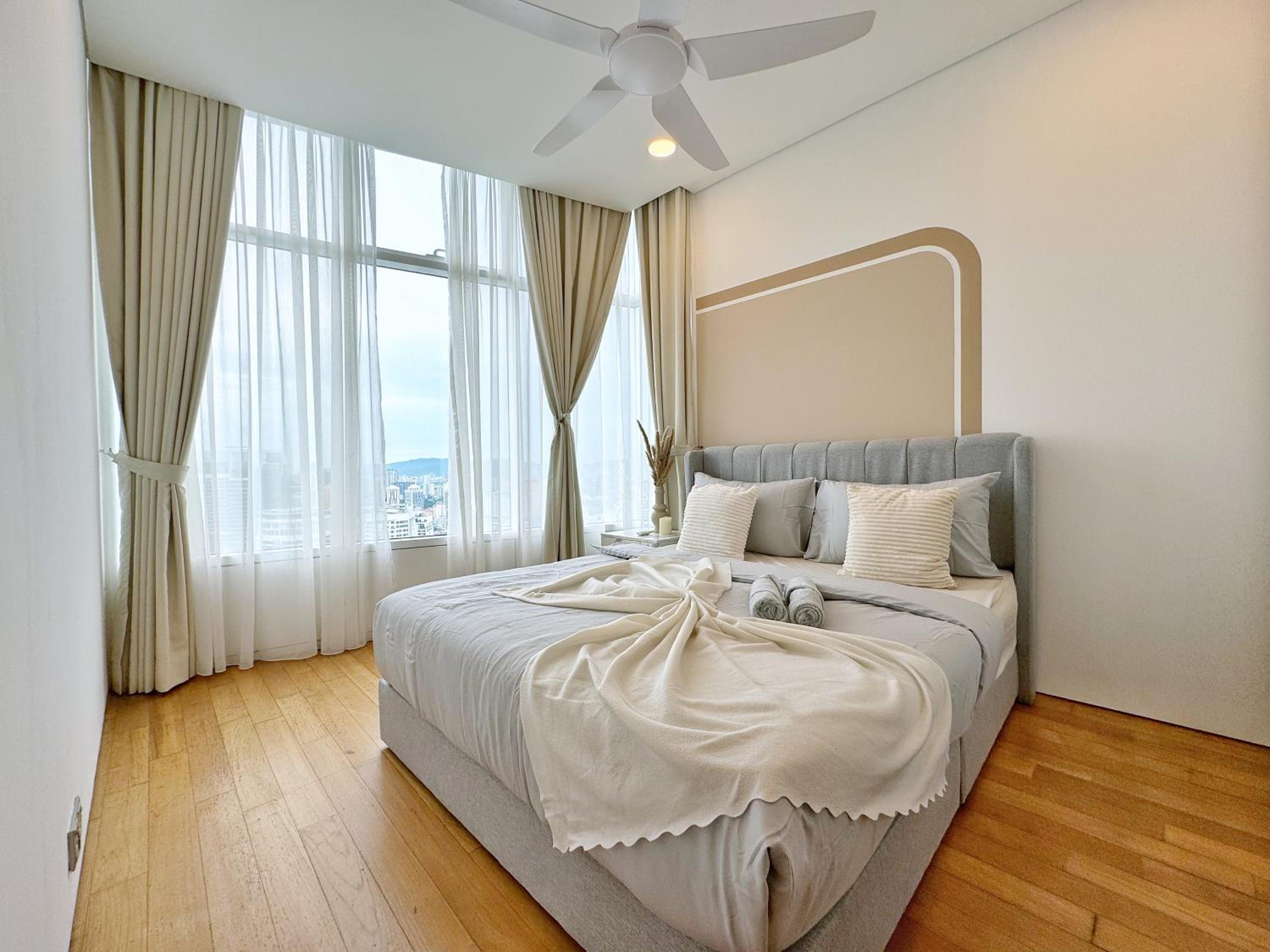 Sky Suites Upper 3BR Suite at KLCC