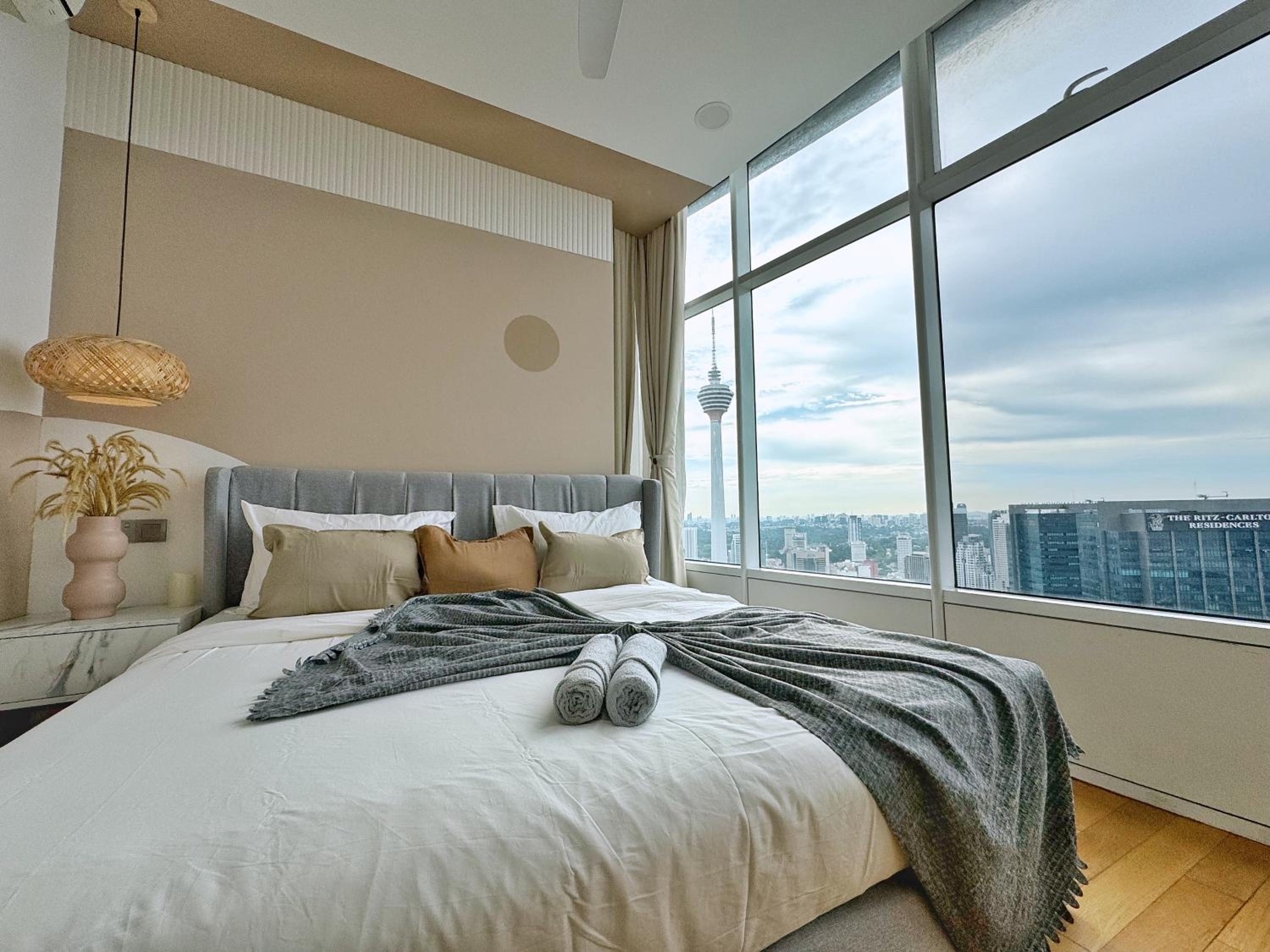 Sky Suites Upper 3BR Suite at KLCC