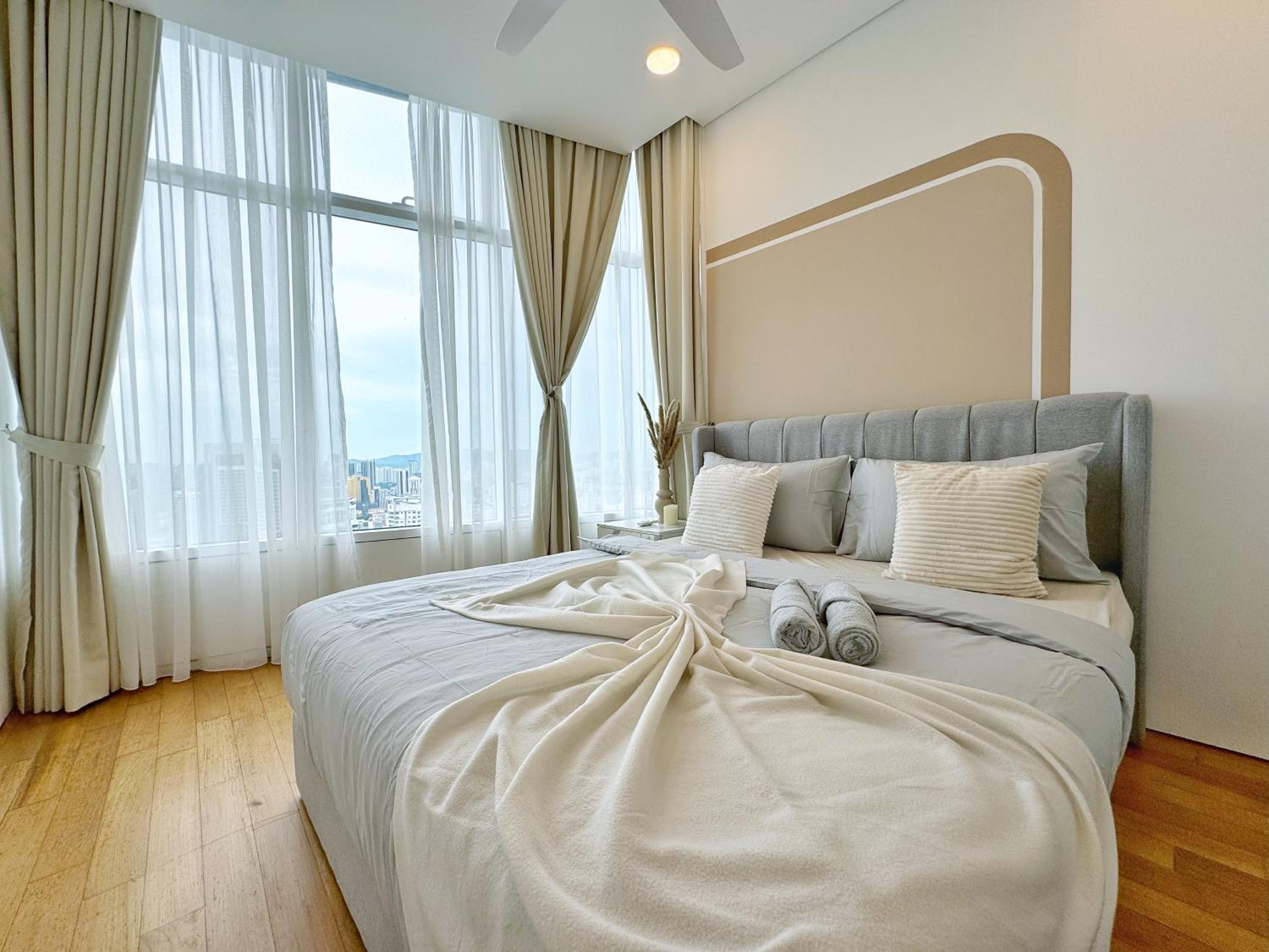 Sky Suites Upper 3BR Suite at KLCC