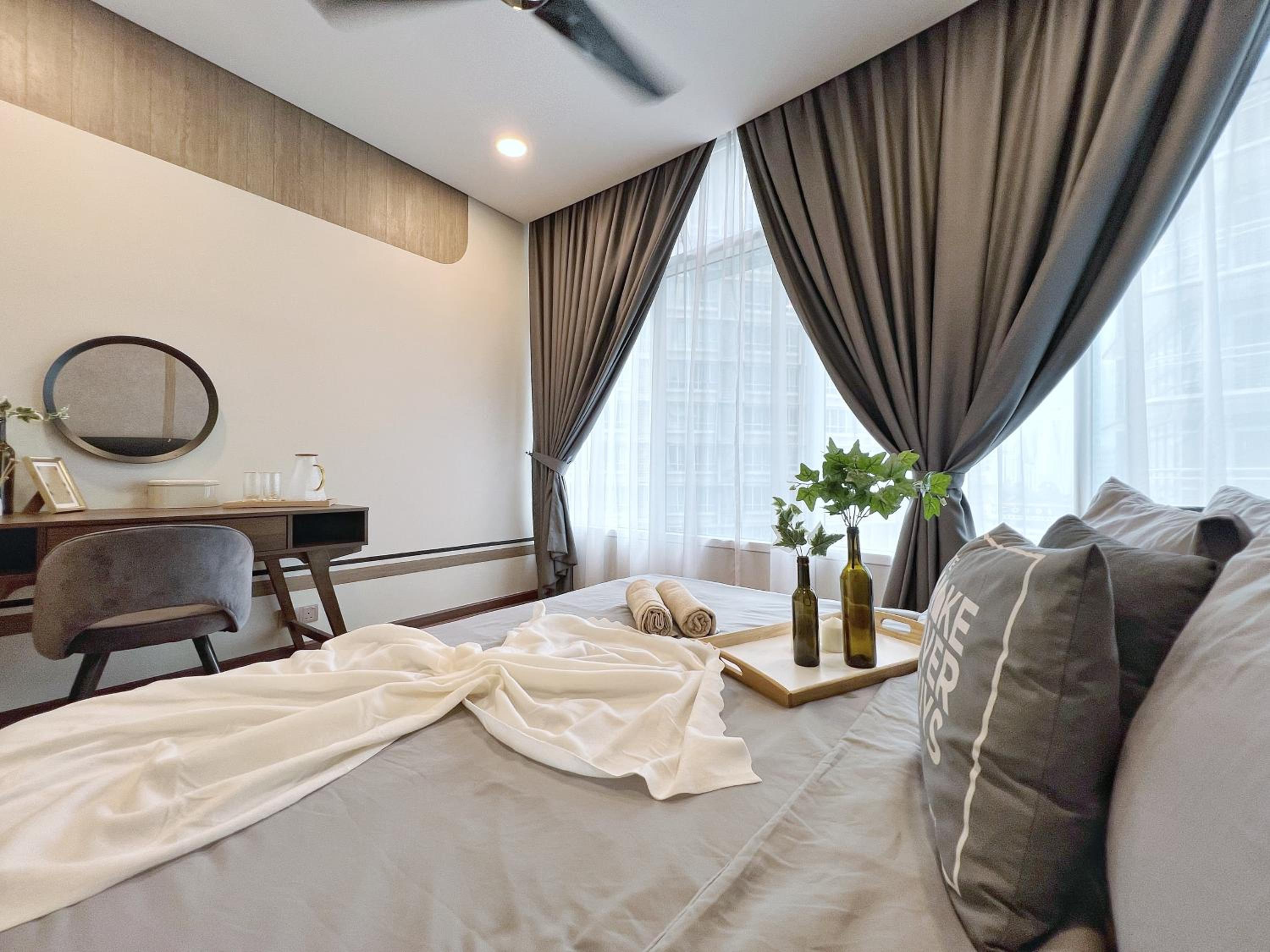 Sky Suites Modern 3BR Family Suite at KLCC