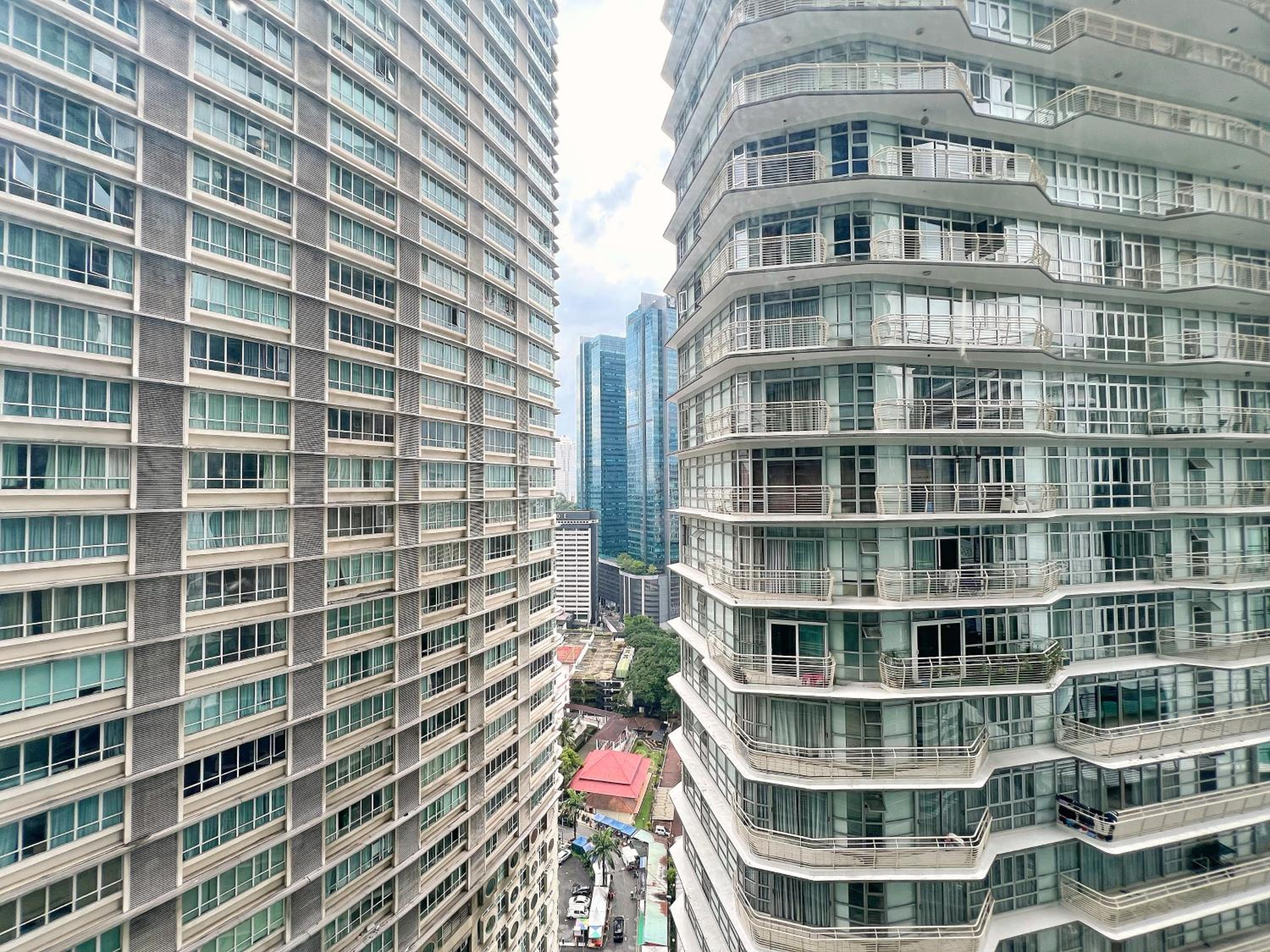Sky Suites Modern 3BR Family Suite at KLCC