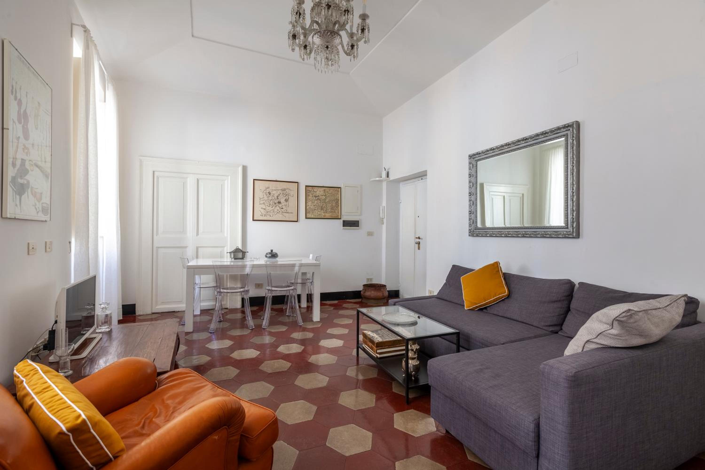 Spanish Steps Charming Apartment
