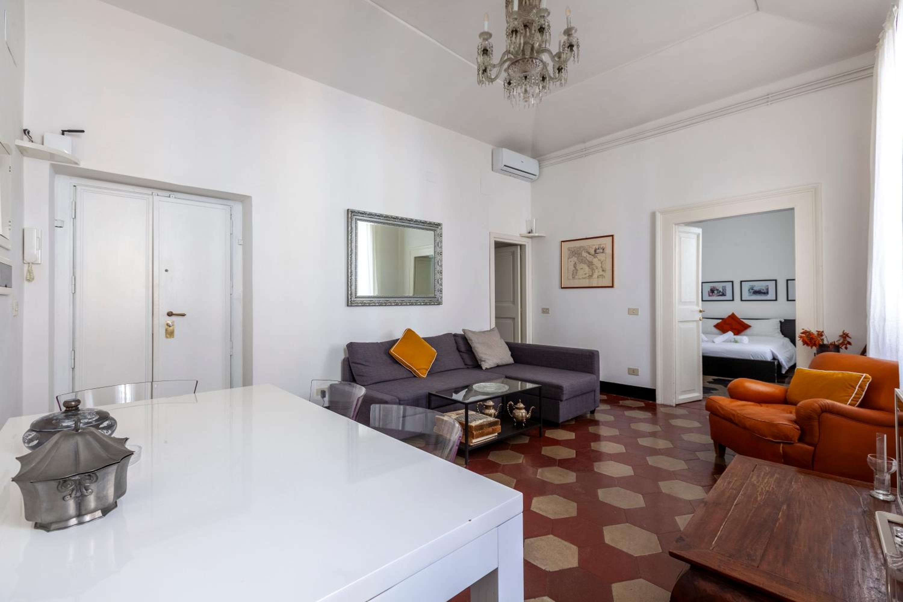 Spanish Steps Charming Apartment