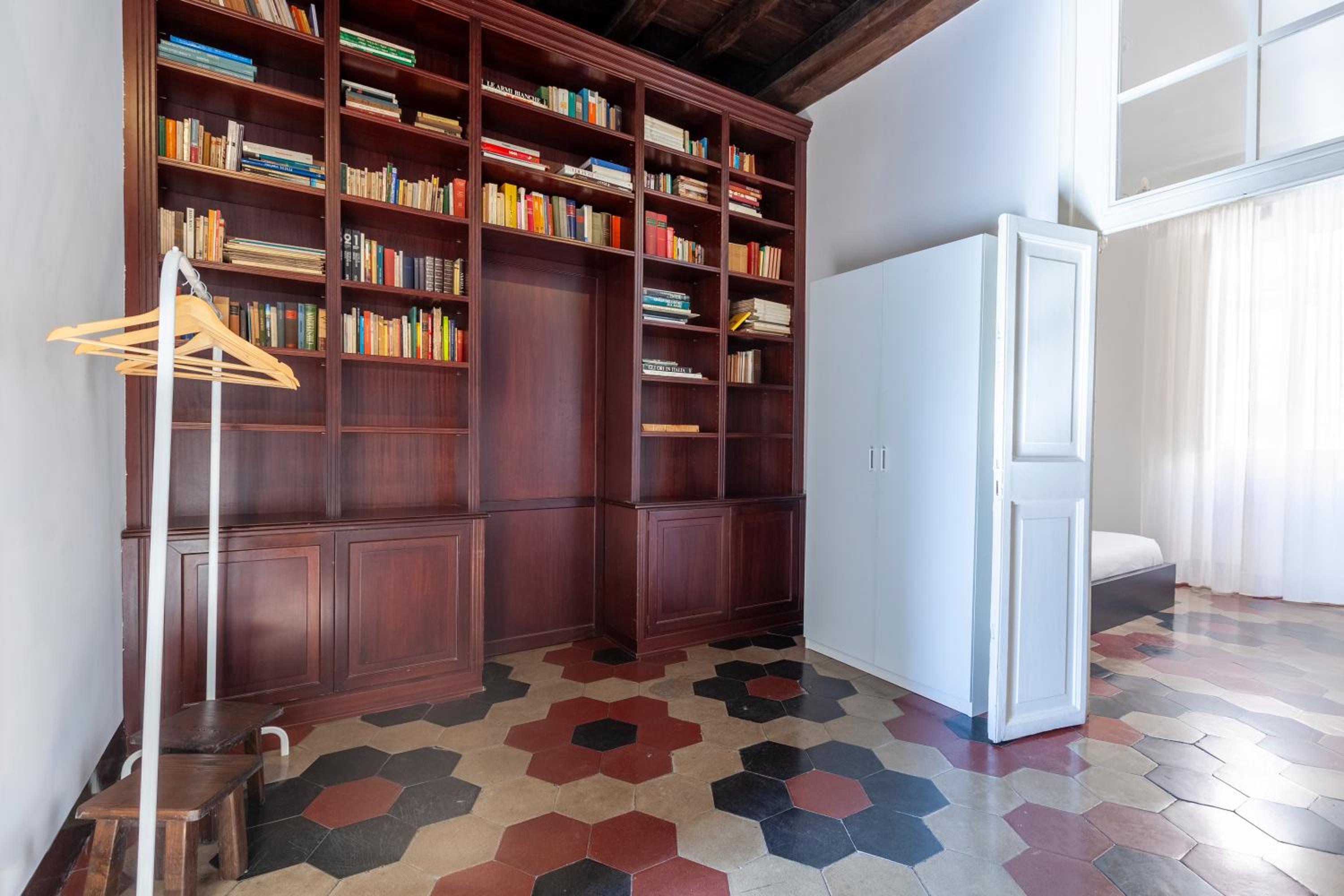 Spanish Steps Charming Apartment