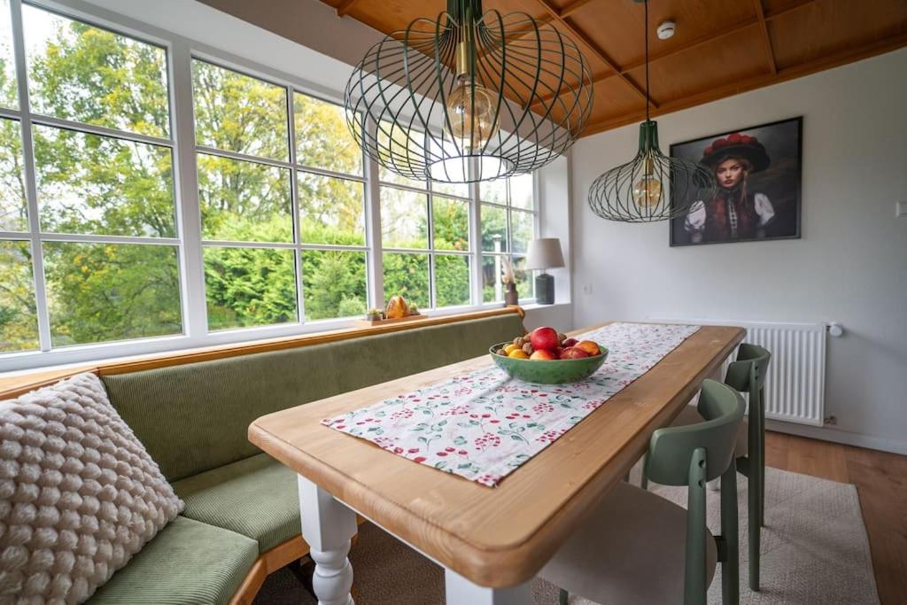 Exklusives Ferienhaus am Waldrand mit Whirlpool und Sauna
