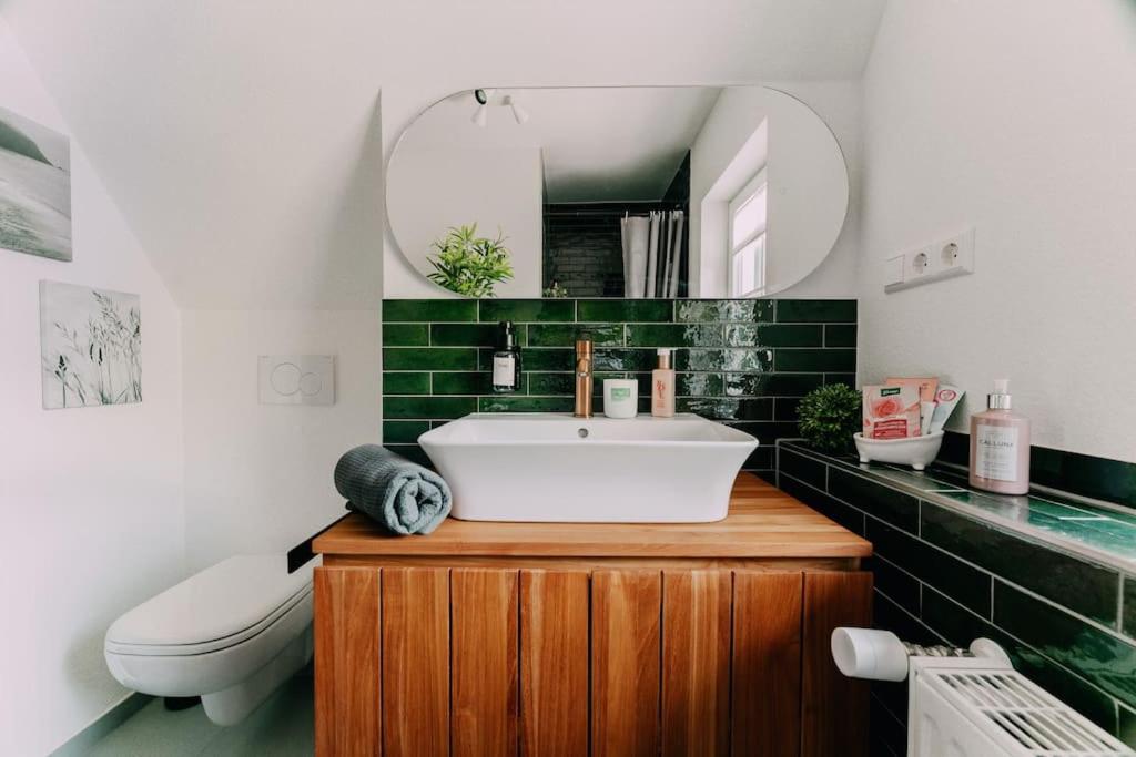 Exklusives Ferienhaus am Waldrand mit Whirlpool und Sauna
