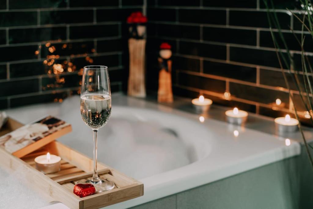 Exklusives Ferienhaus am Waldrand mit Whirlpool und Sauna