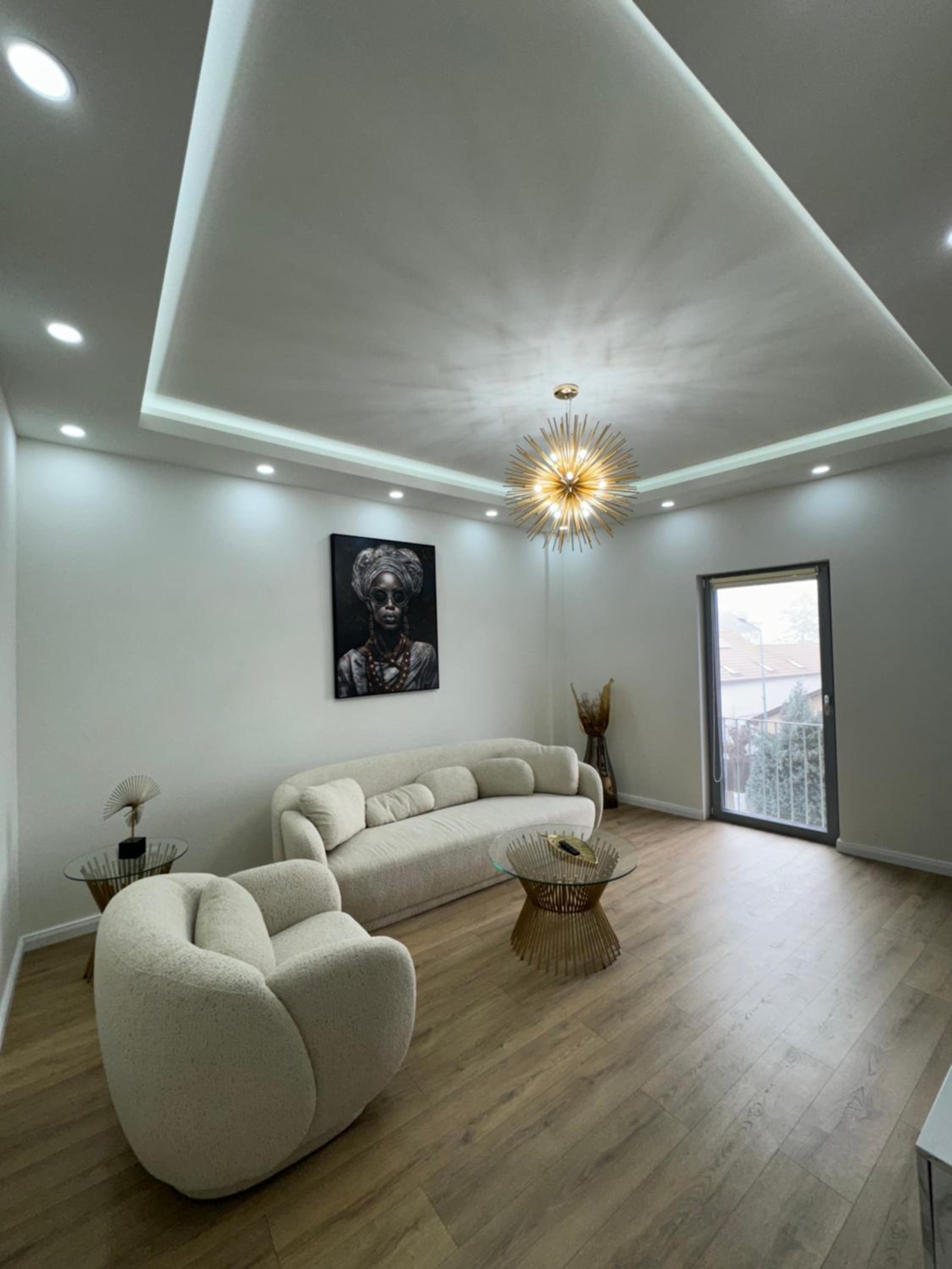 Avenue View - Julie Apartment view 4