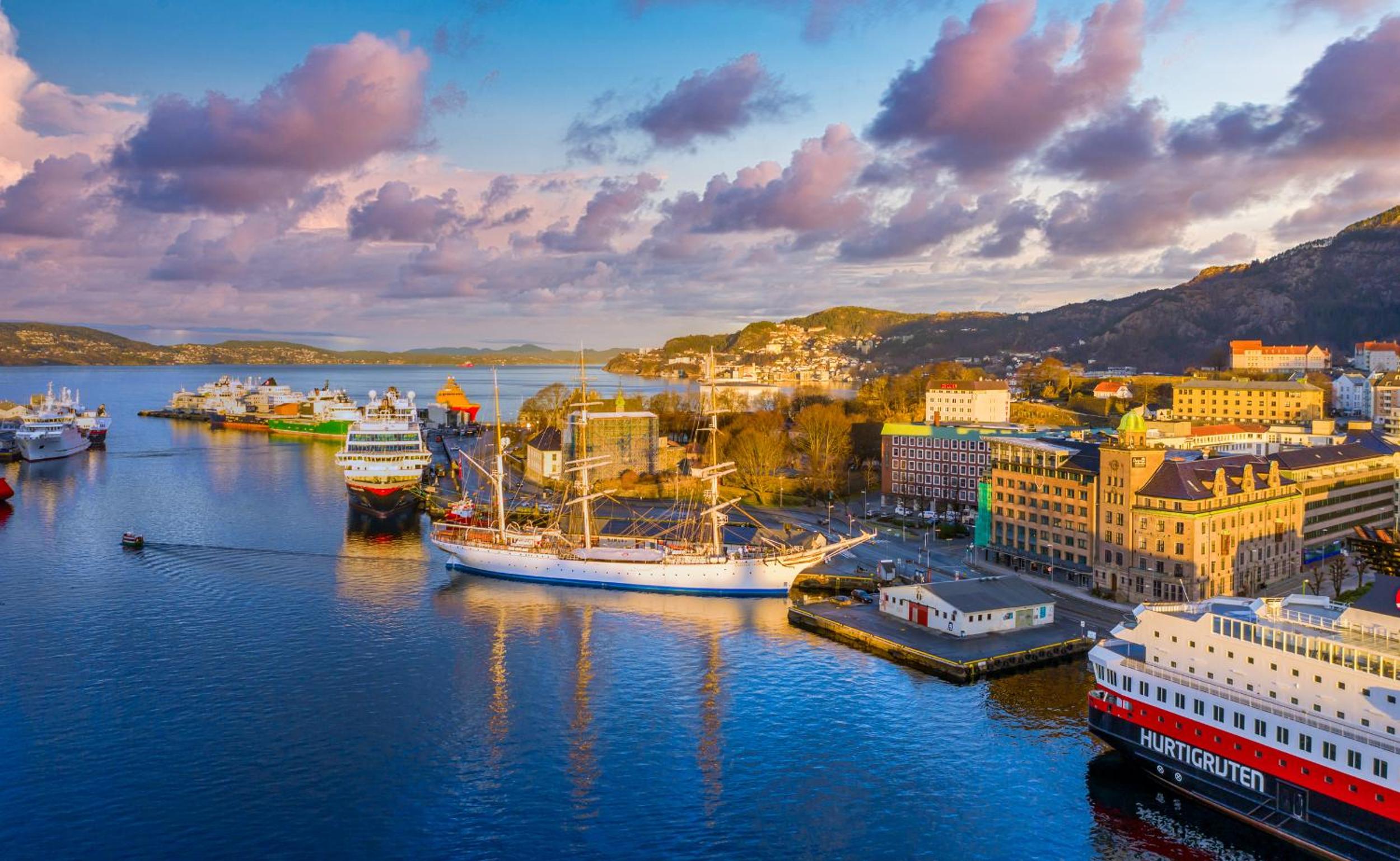 Central and Historic 2BR - 300m to Bryggen view 3