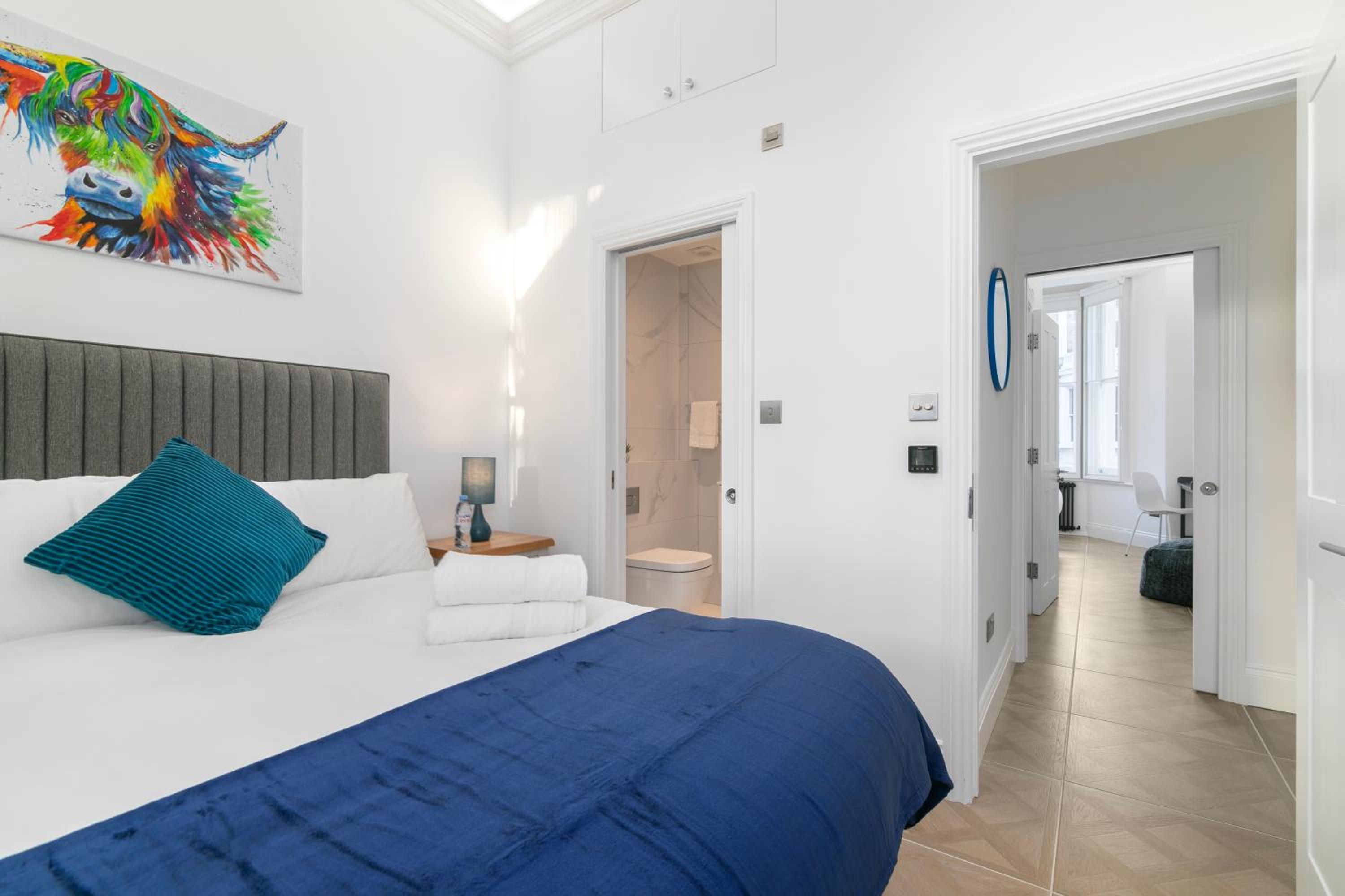 Modern 2 bed en-suite Chelsea