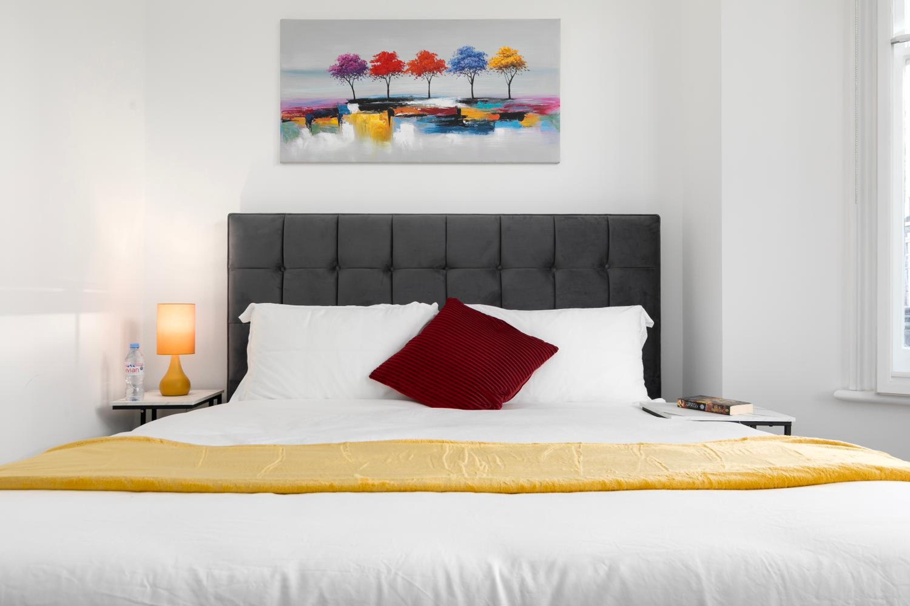Modern 2 bed en-suite Chelsea
