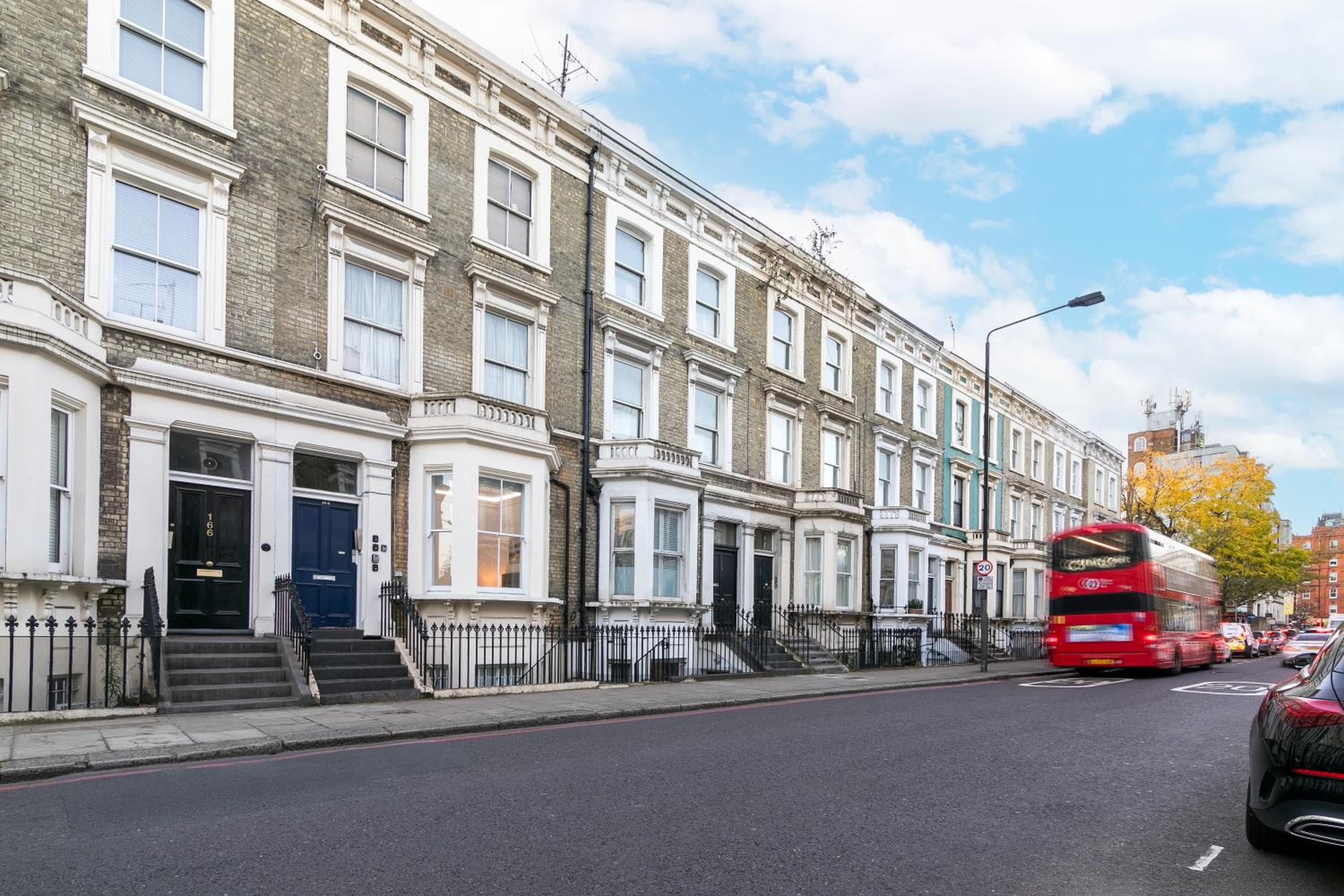 Modern 2 bed en-suite Chelsea