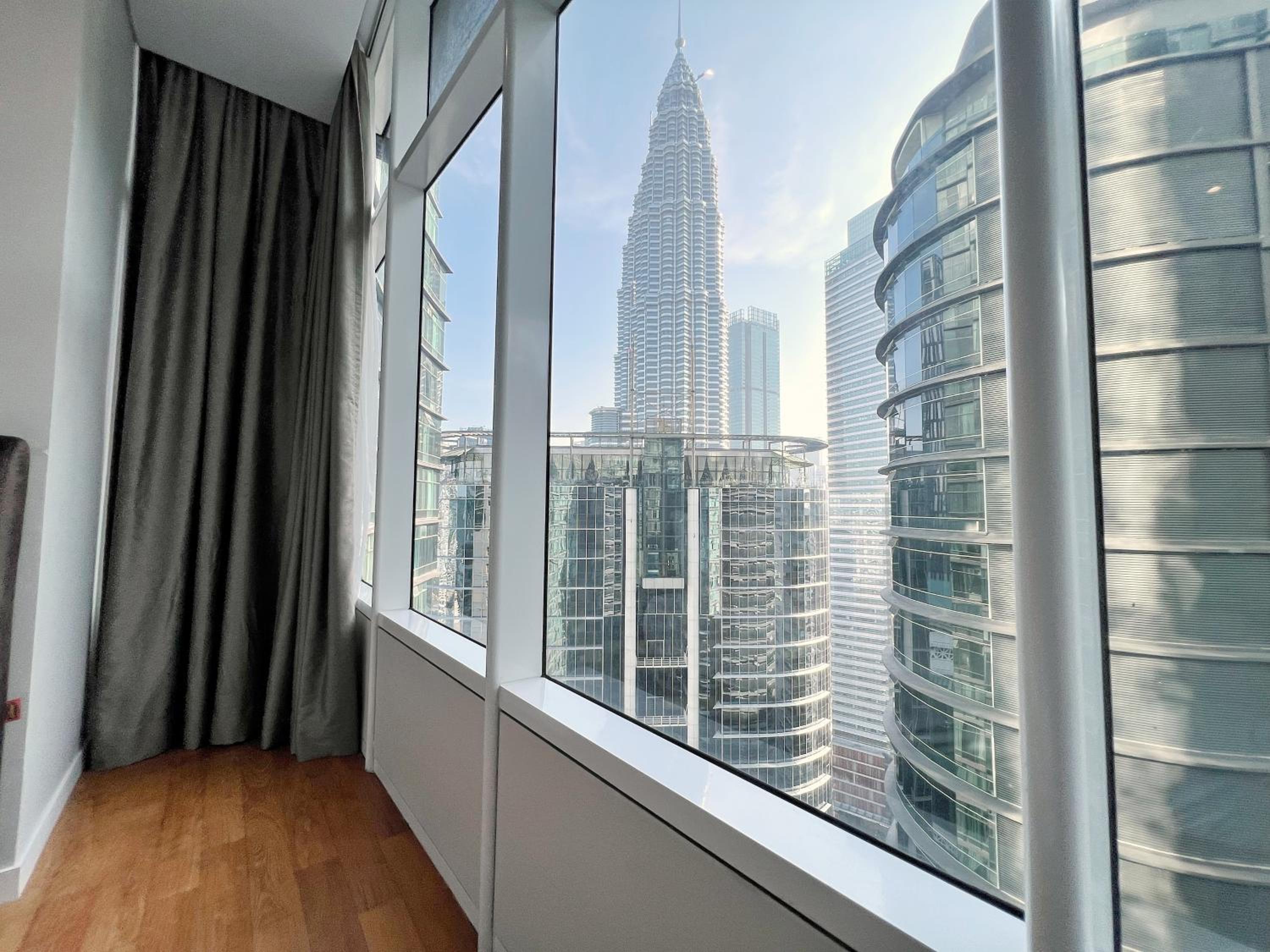 Sky Suites Unique 3BR Suite KLCC View